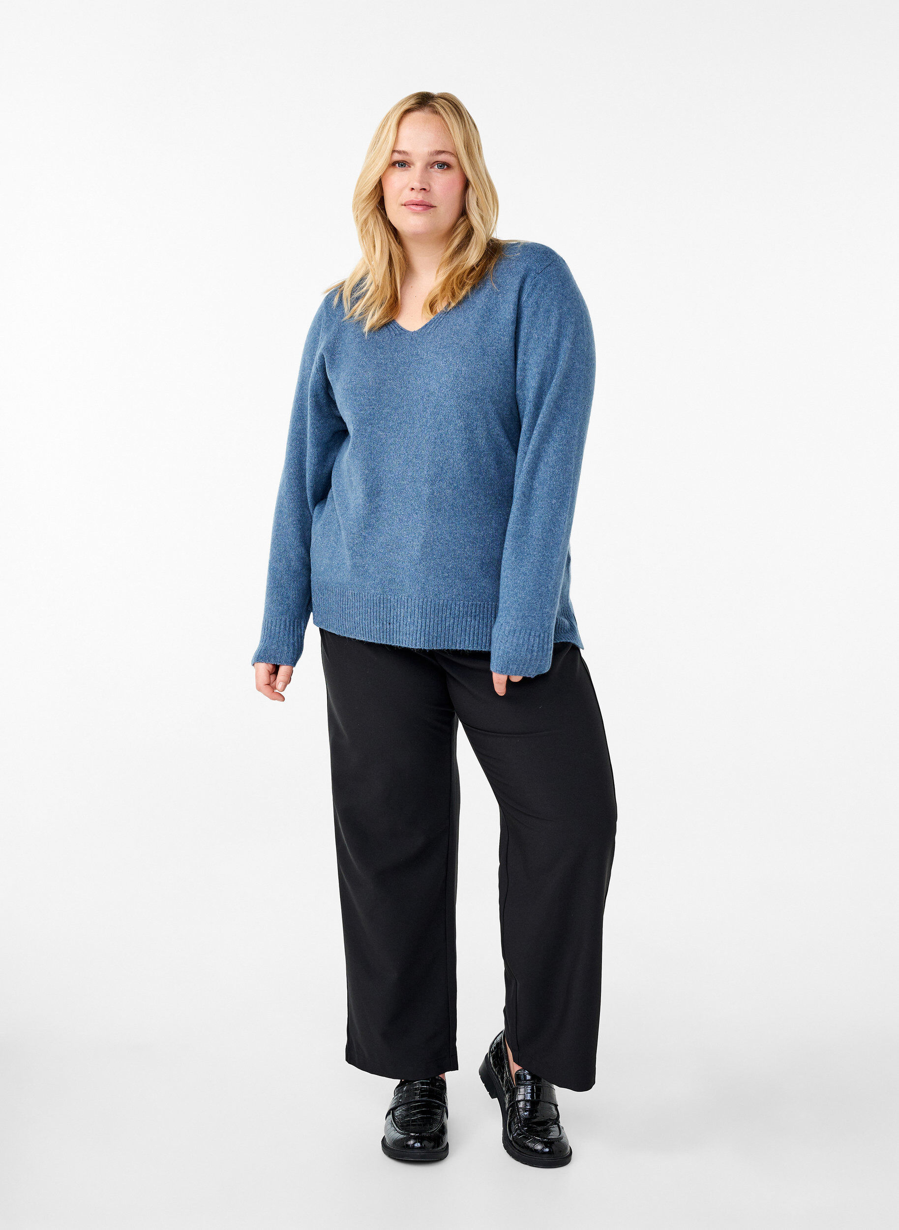 Zizzi Strickbluse mit V-Ausschnitt, Bering S. White Mel., Model image number 2