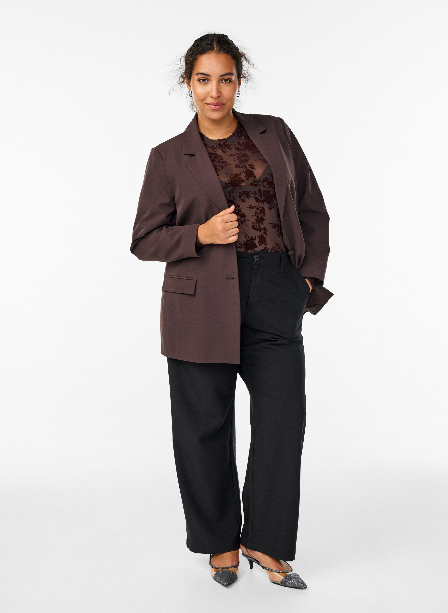 ZizziKlassischer Blazer mit Knopfverschluss, Braun, Model image number 1