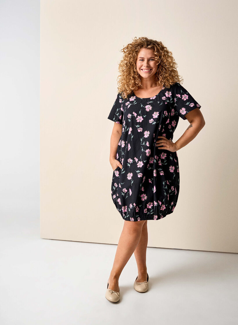 Kurzärmliges Baumwollkleid mit Aufdruck, Schwarz, Image image number 0