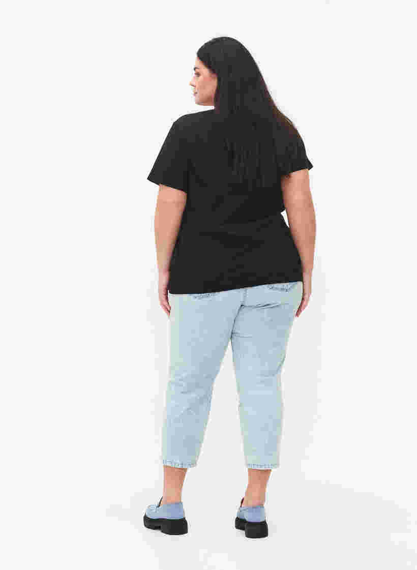 Cropped Mille Mom Jeans mit Print, Light blue denim, Model image number 1