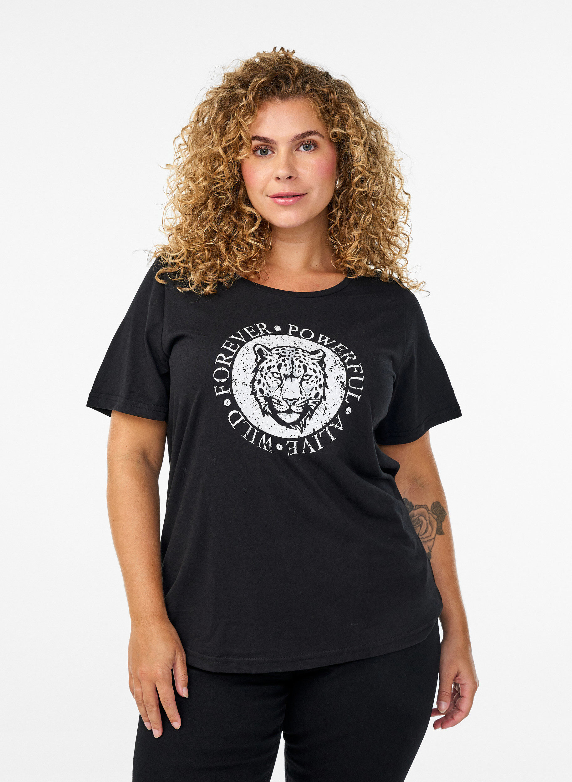 T-Shirt mit Print, Schwarz, Model
