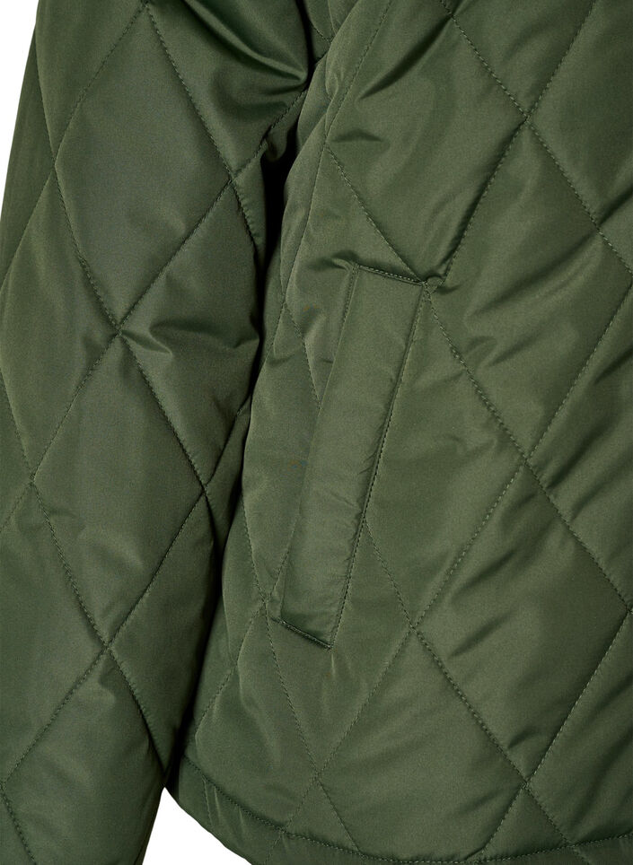 Leicht wattierte Jacke mit Rautensteppung, Gr&uuml;n, Packshot