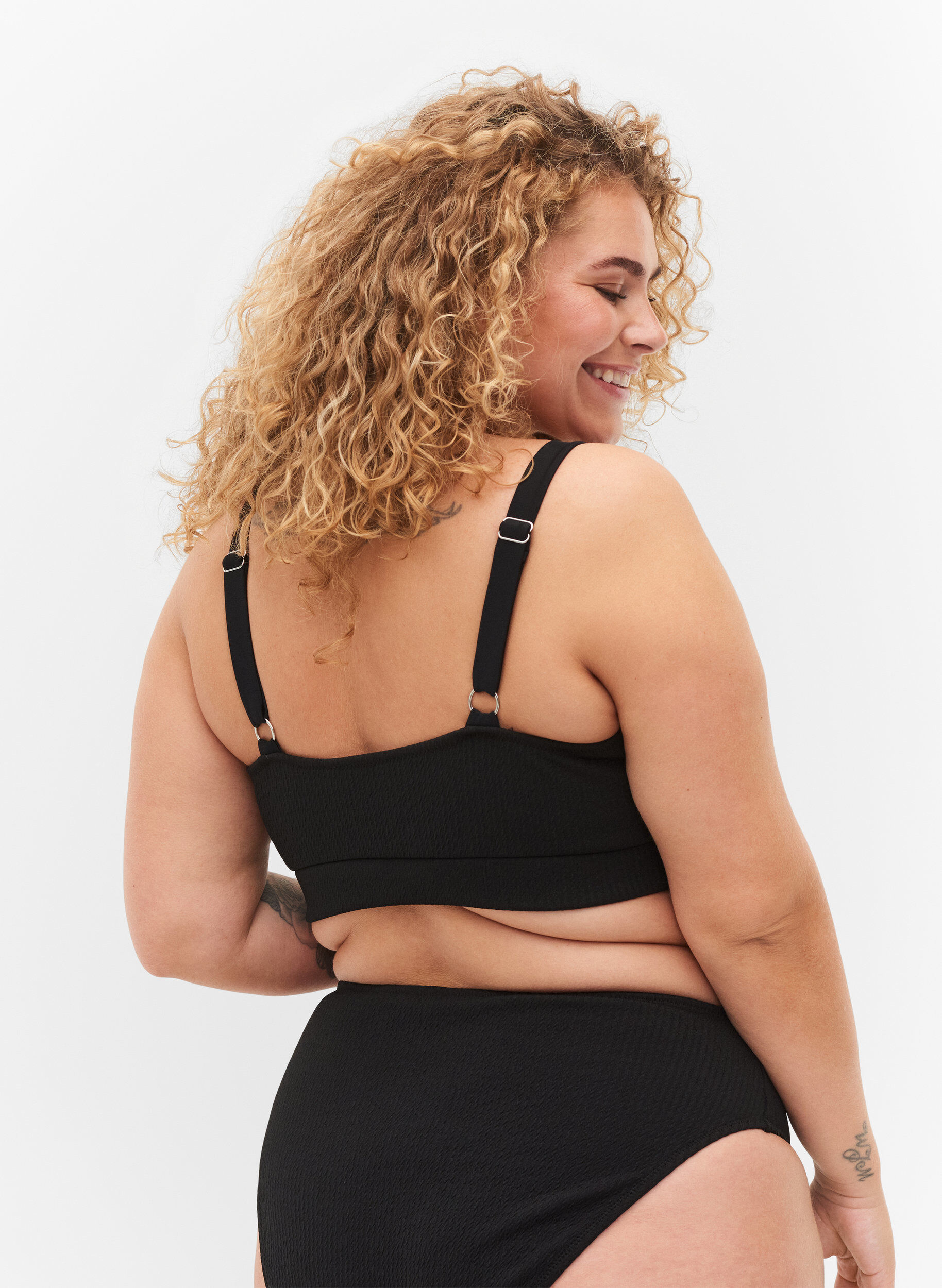 ZizziBikini-Top mit Cr&ecirc;pe-Struktur, Black, Model image number 1