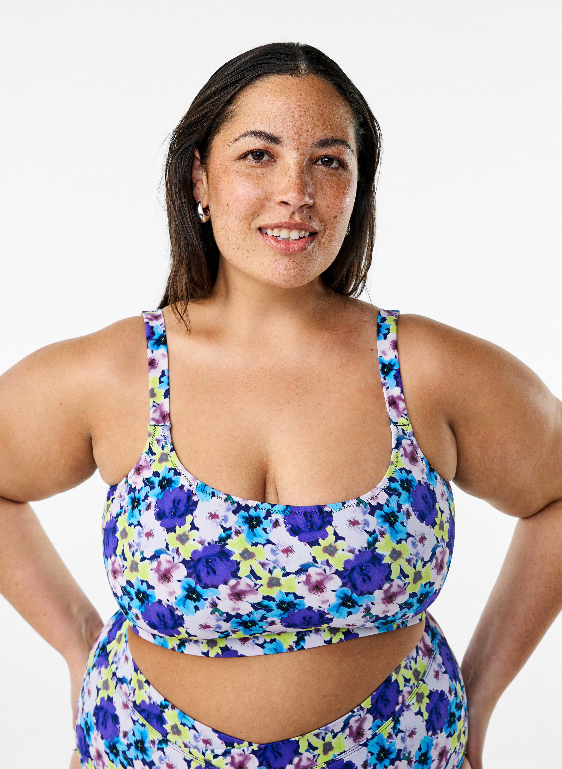 Bikinioberteil mit verstellbaren Tr&auml;gern, Lila, Model