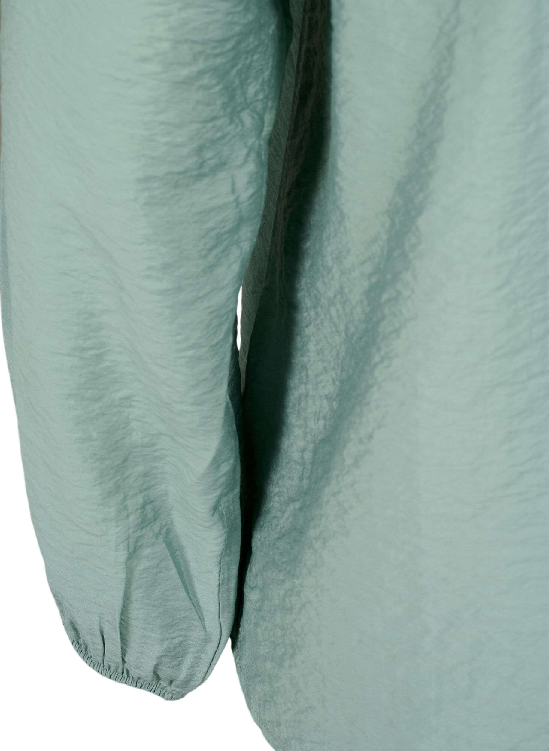 Zizzi Hemdbluse aus Viskose mit ger&uuml;schtem Kragen, Chinois Green, Packshot image number 3