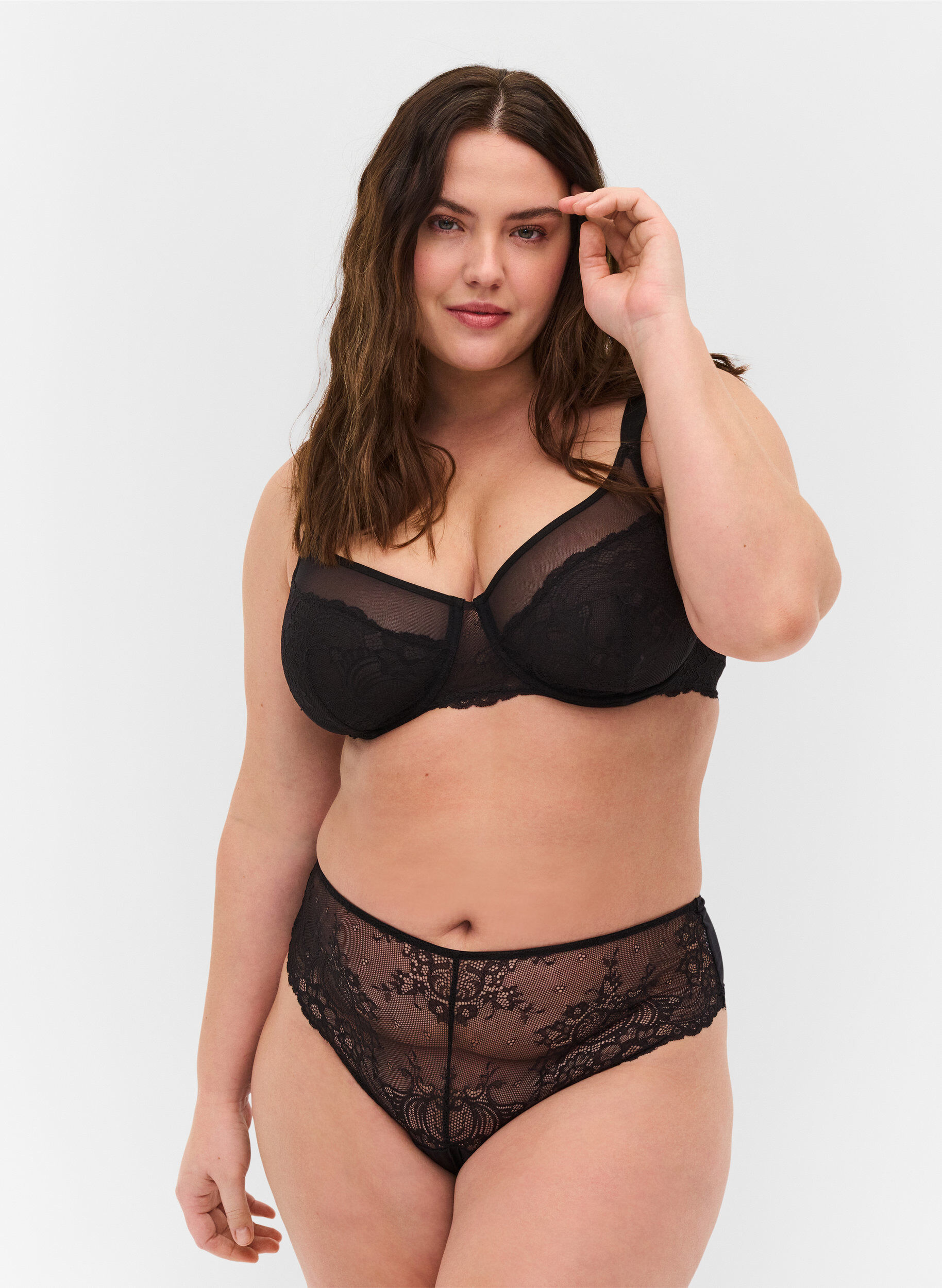 ZizziG-String mit Spitze und regul&auml;rer Taille, Black, Model image number 0