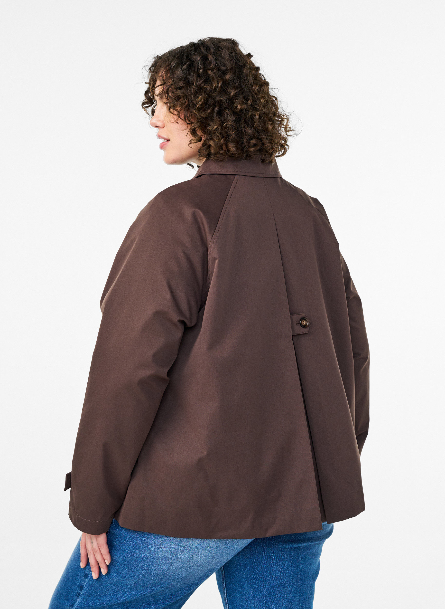 ZizziKurzer Trenchcoat mit Kragen und Raglan&auml;rmeln, Braun, Model image number 2