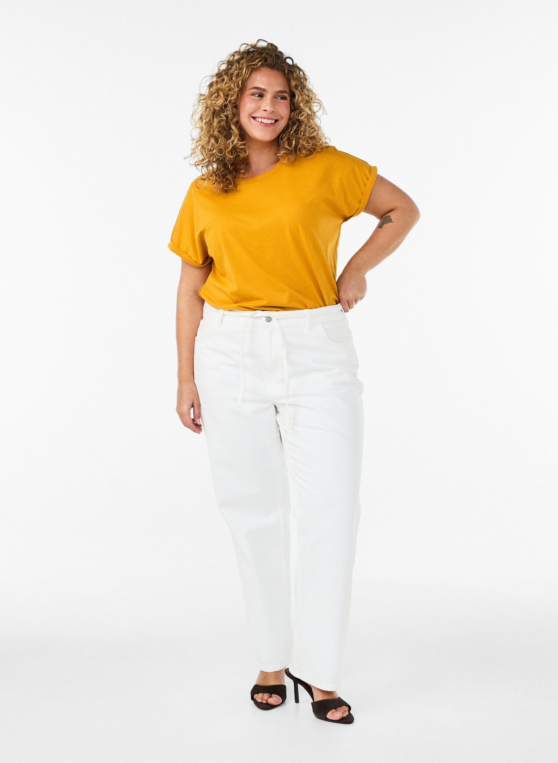 ZizziKurz&auml;rmeliges T-Shirt aus einer Baumwollmischung, Gelb, Model image number 1