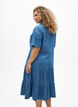 Jeanskleid in Midil&auml;nge mit Kn&ouml;pfen und kurzen &Auml;rmeln, Blau, Model image number 2