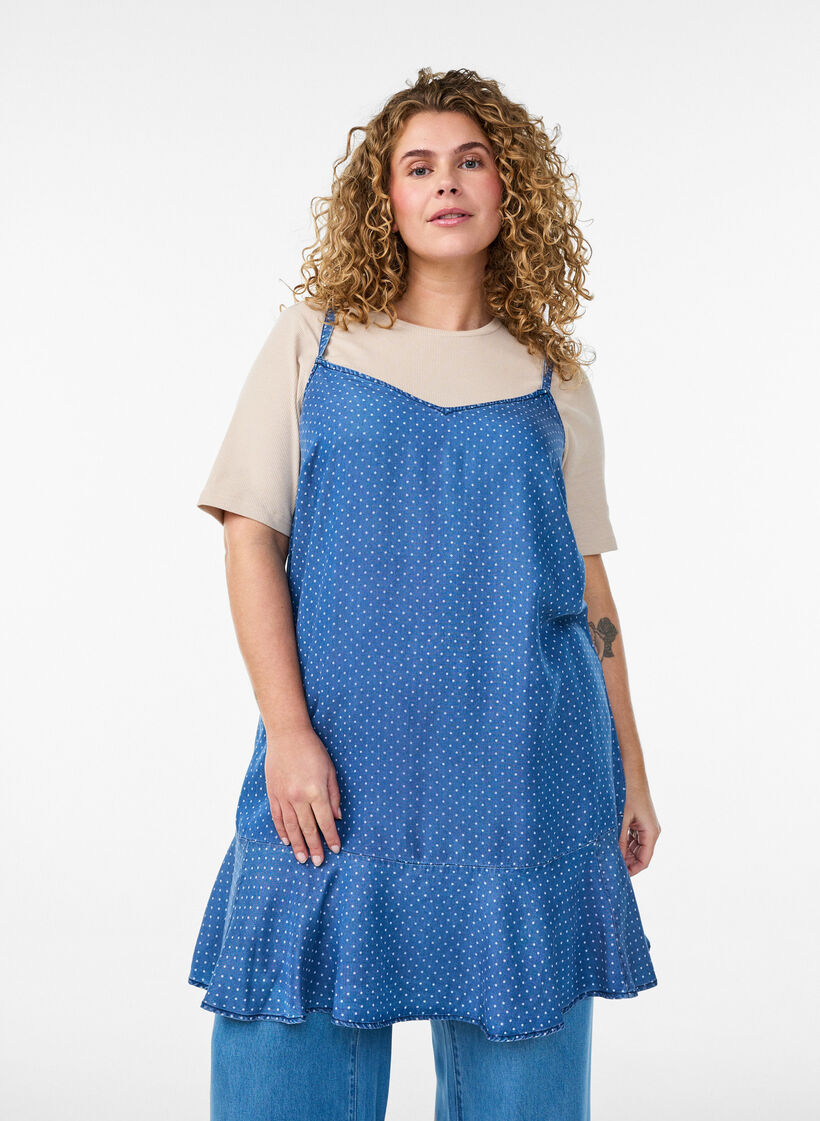 Knielanges Tr&auml;gerkleid aus TENCEL&trade; Lyocell in Denim-Optik, Blau, Model image number 3