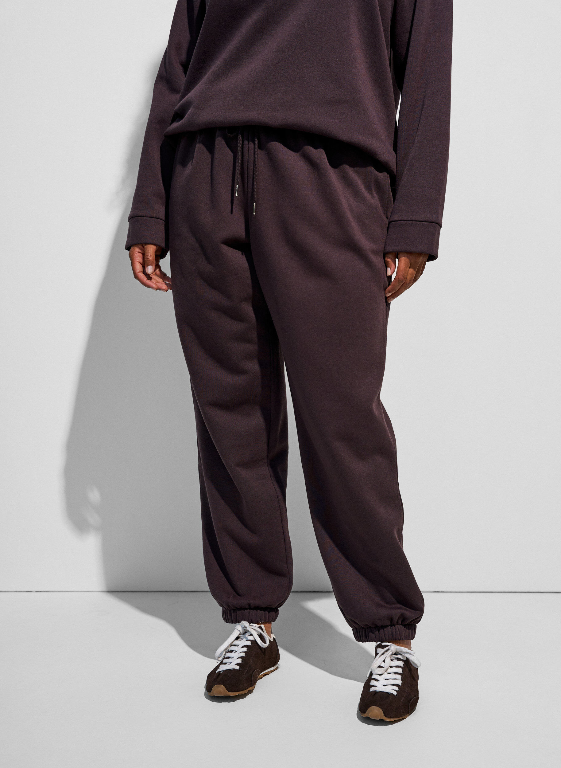 ZizziHoch taillierte Sweatpants mit Kordelzug, Braun, Model image number 3