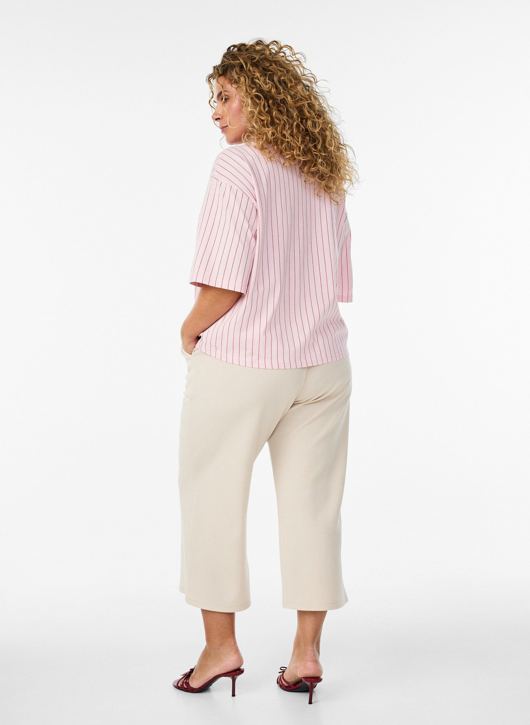 Zizzi7/8 Hose mit lockerer Passform, Beige, Model image number 1