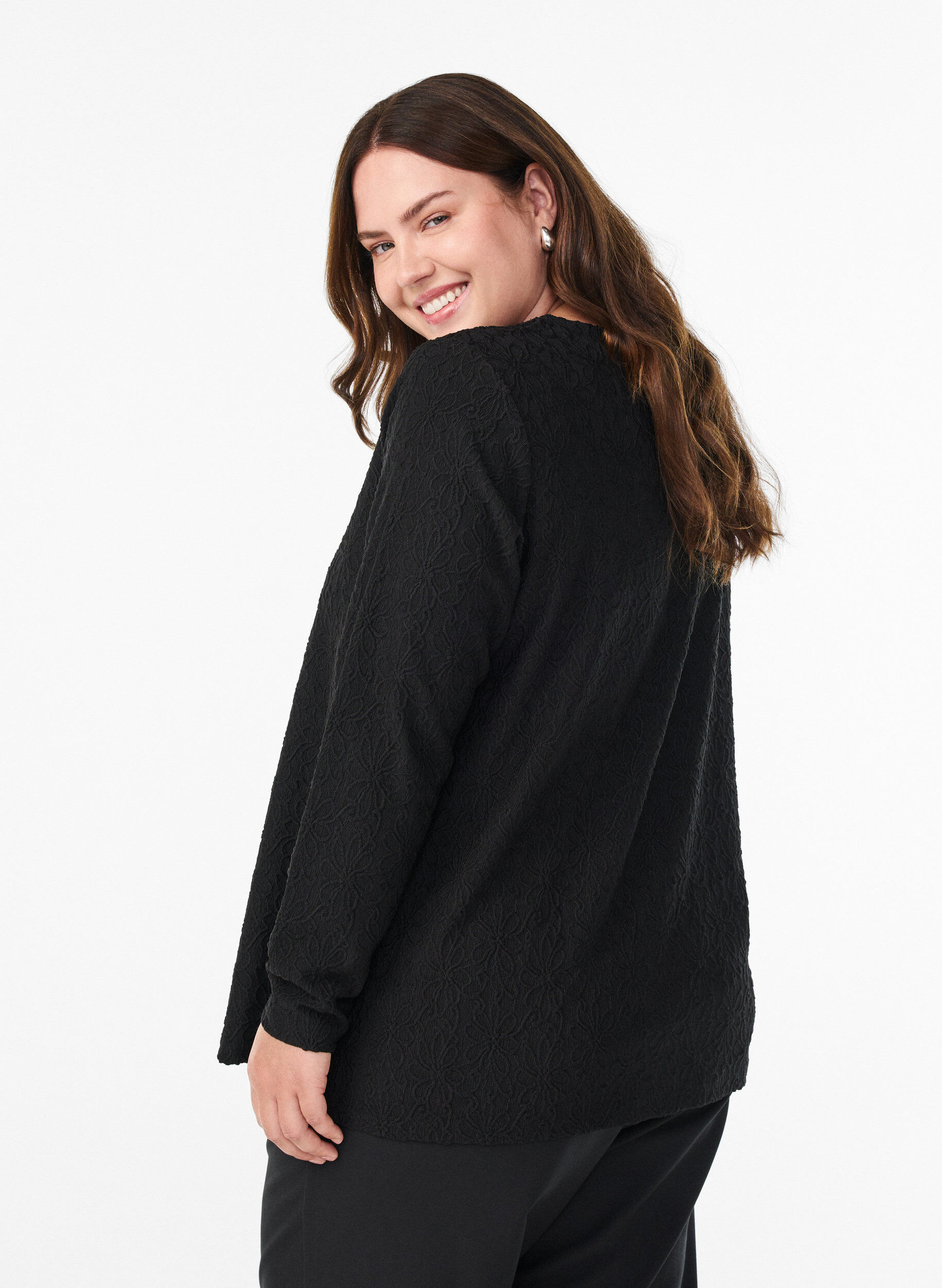 ZizziLang&auml;rmelige Bluse mit gebl&uuml;mter Struktur, Schwarz, Model image number 2