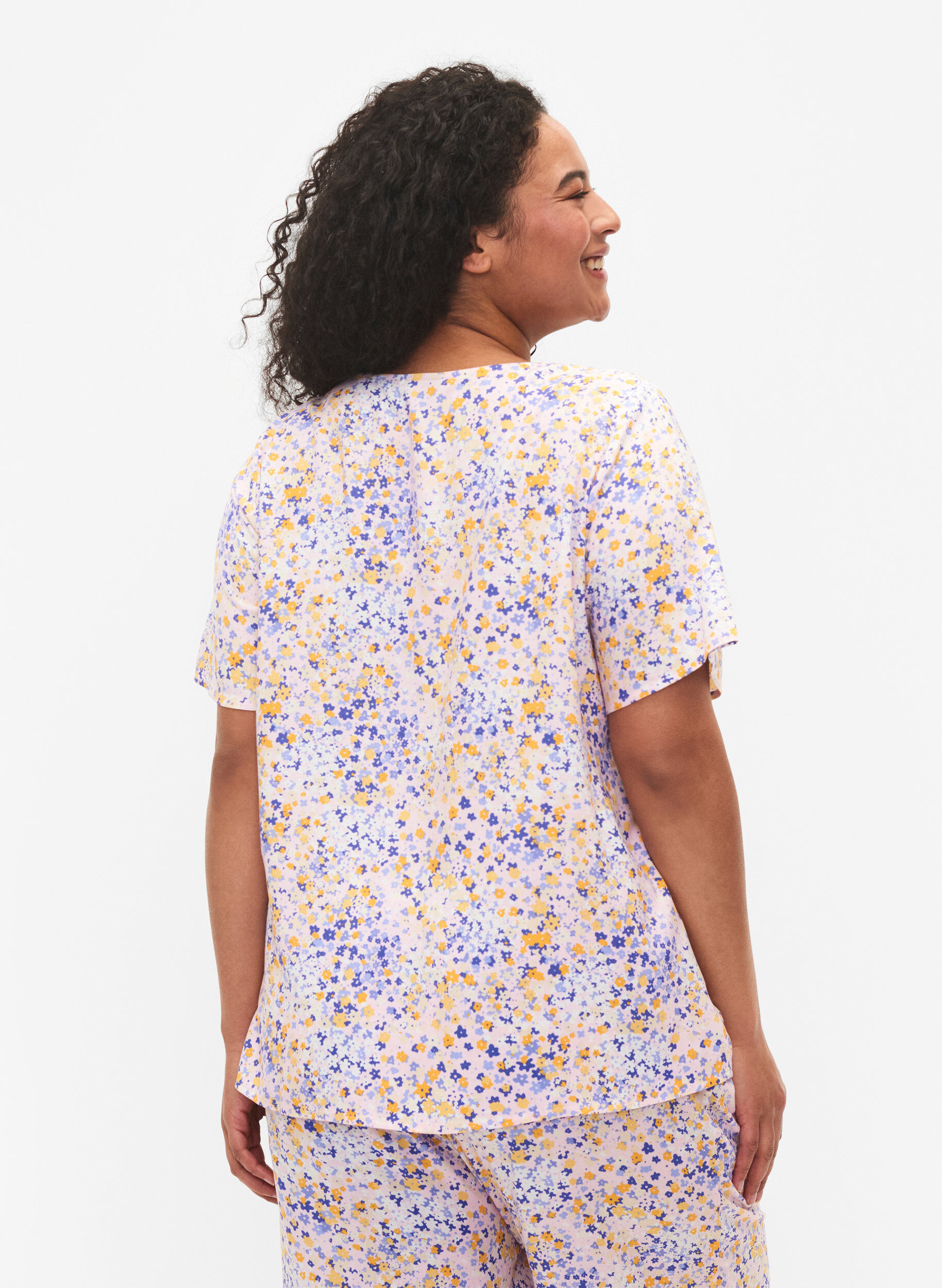 ZizziBedrucktes Schlafanzugoberteil aus Viskose, Rot, Model image number 2