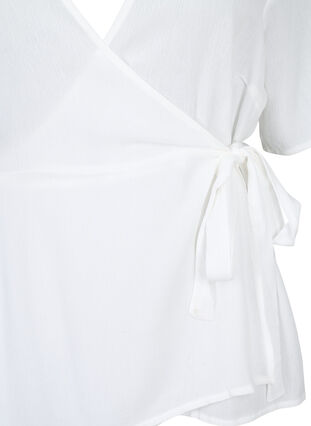 Geblümte Bluse aus Viskose mit Wickel-Optik, Bright White, Packshot image number 2