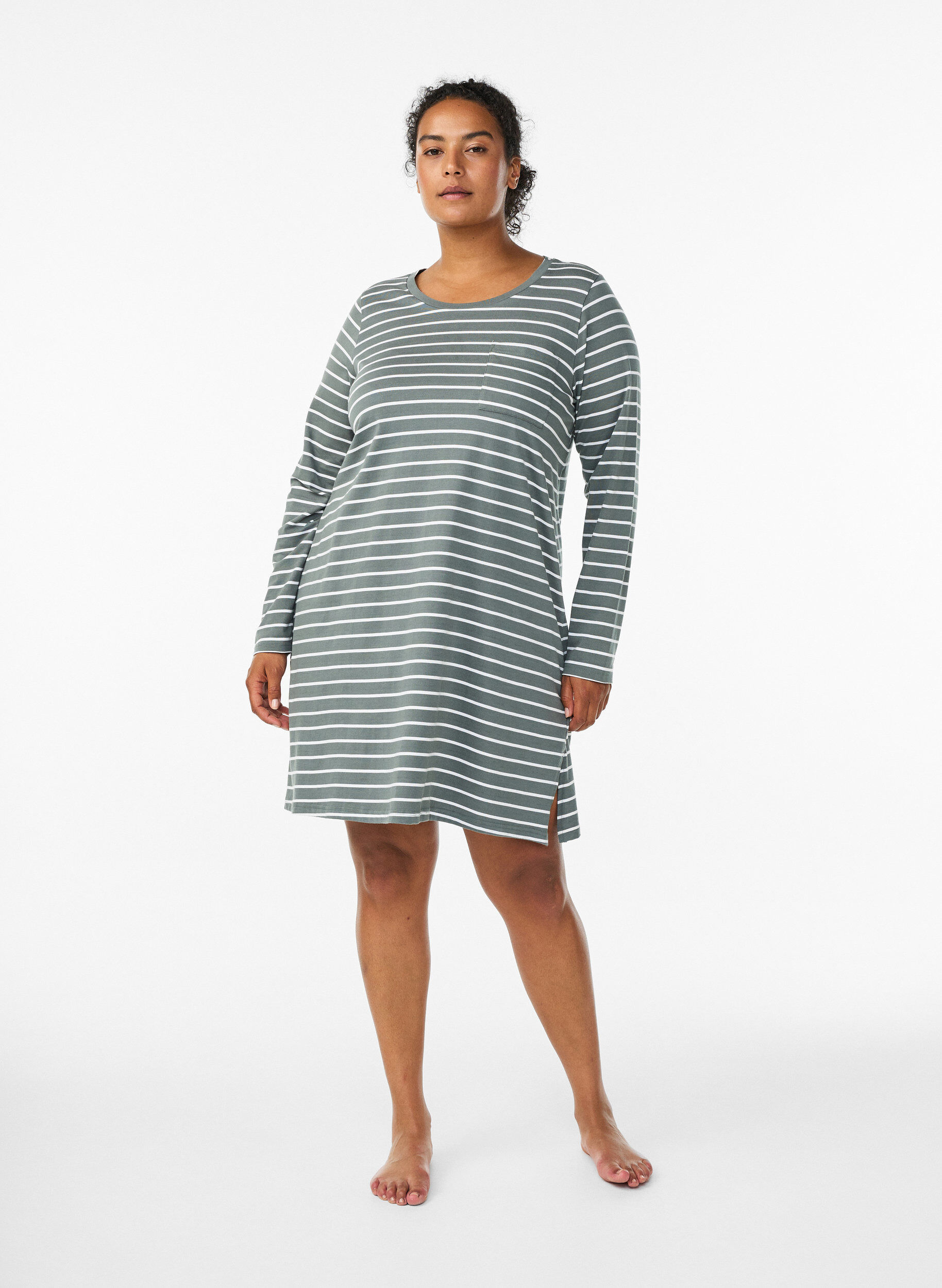 ZizziGestreiftes Nachthemd aus Bio-Baumwolle, Gr&uuml;n, Model image number 1