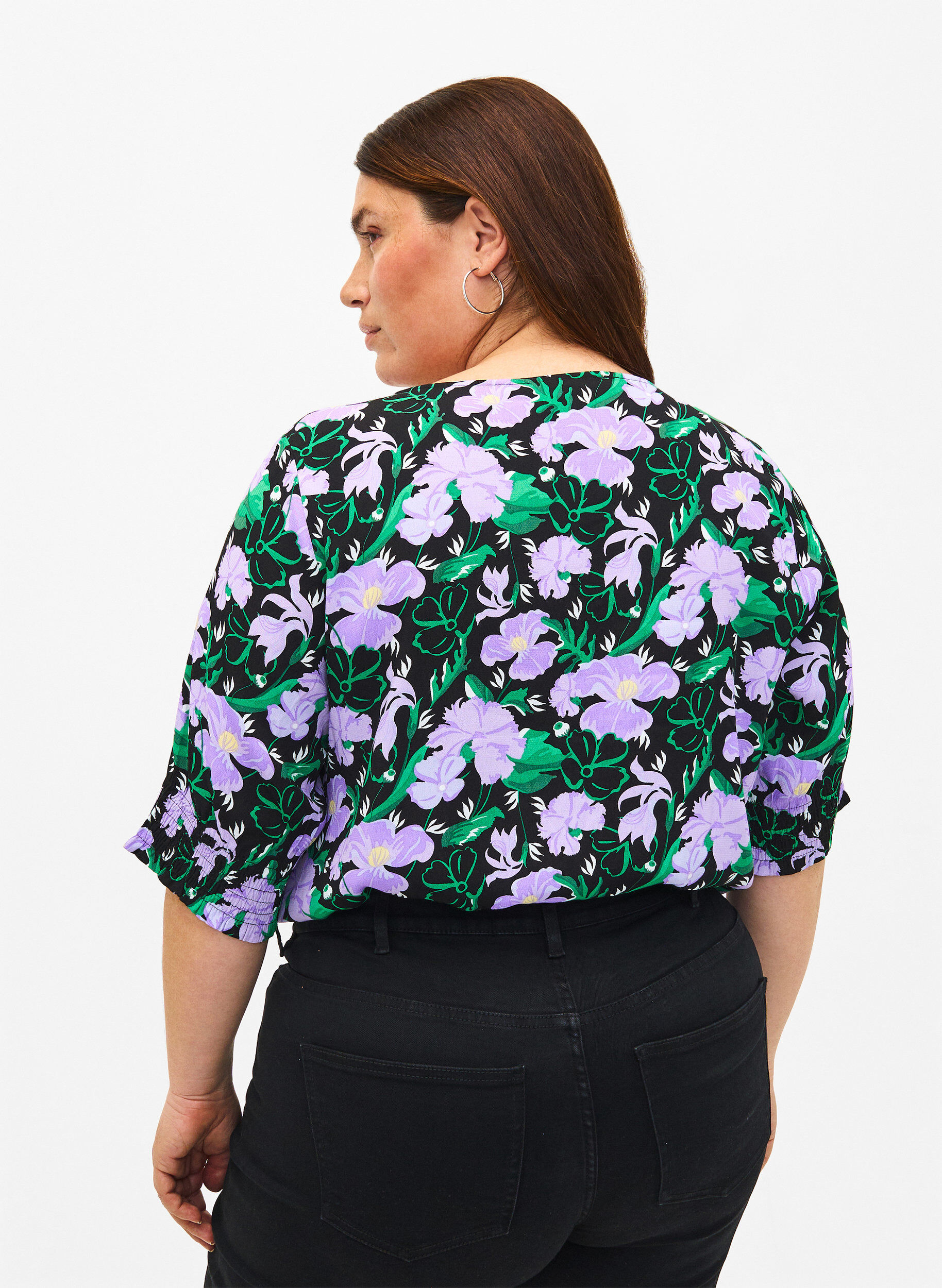 Zizzi Viskosebluse mit Kn&ouml;pfen, Black Small Flower, Model image number 1