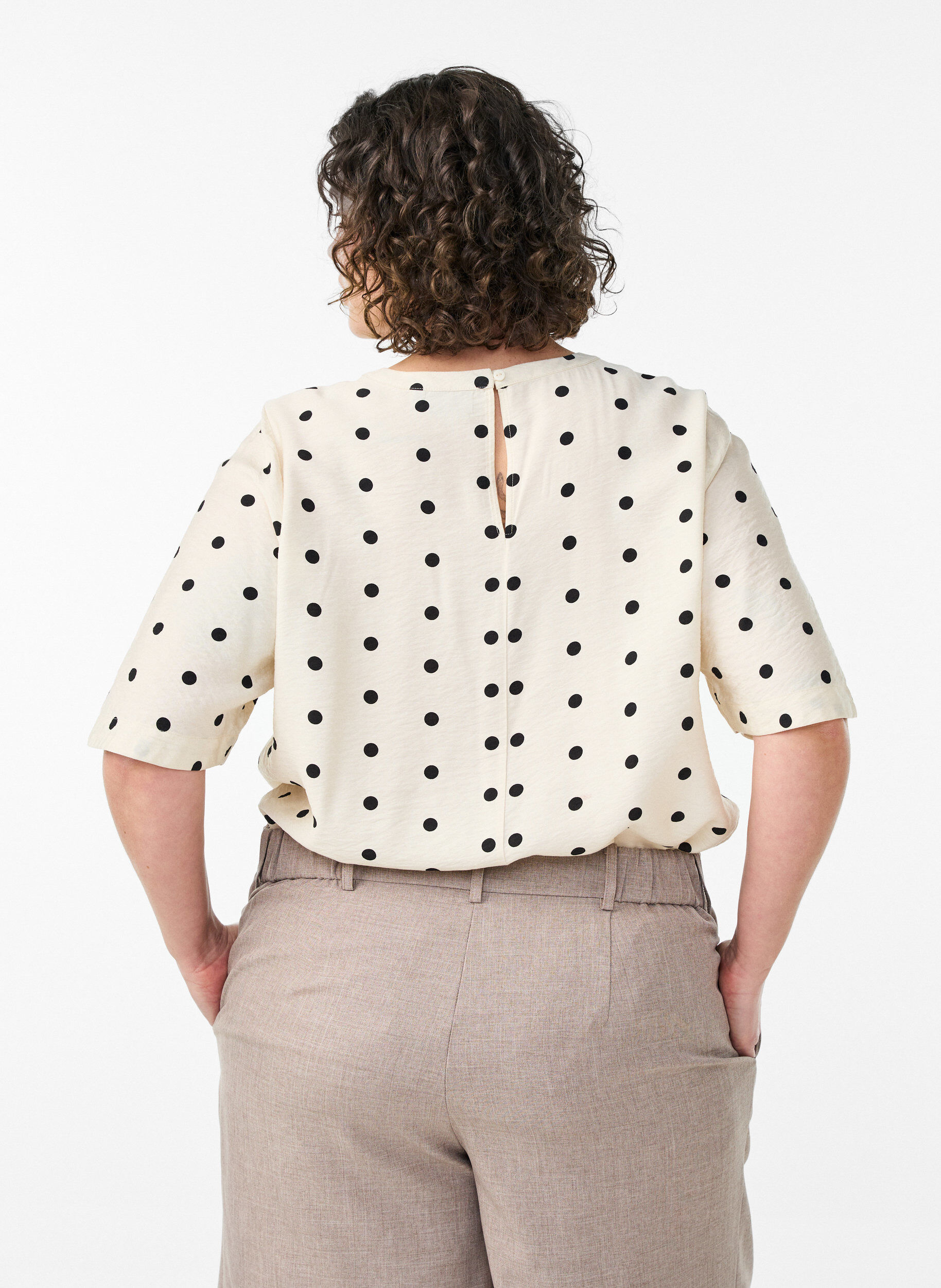 ZizziBluse aus Viskose mit Punkten und 1/2-&Auml;rmeln, Vanille, Model image number 2
