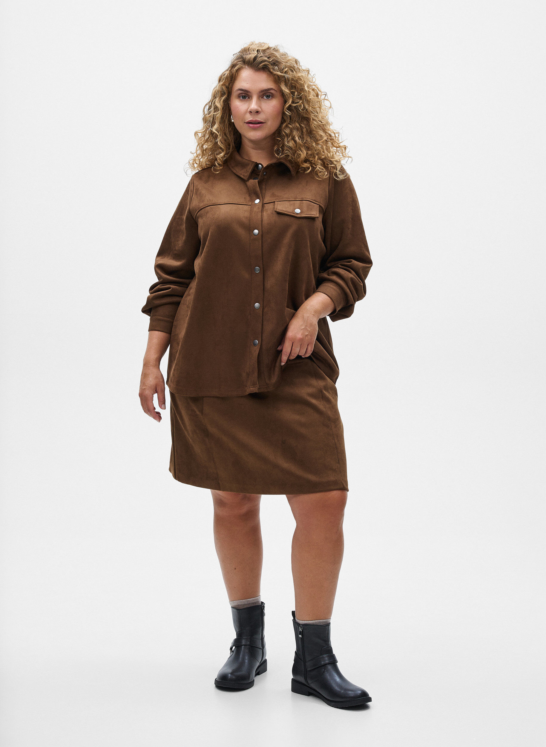 ZizziA-Linien-Rock aus Faux-Wildleder, Braun, Model image number 1