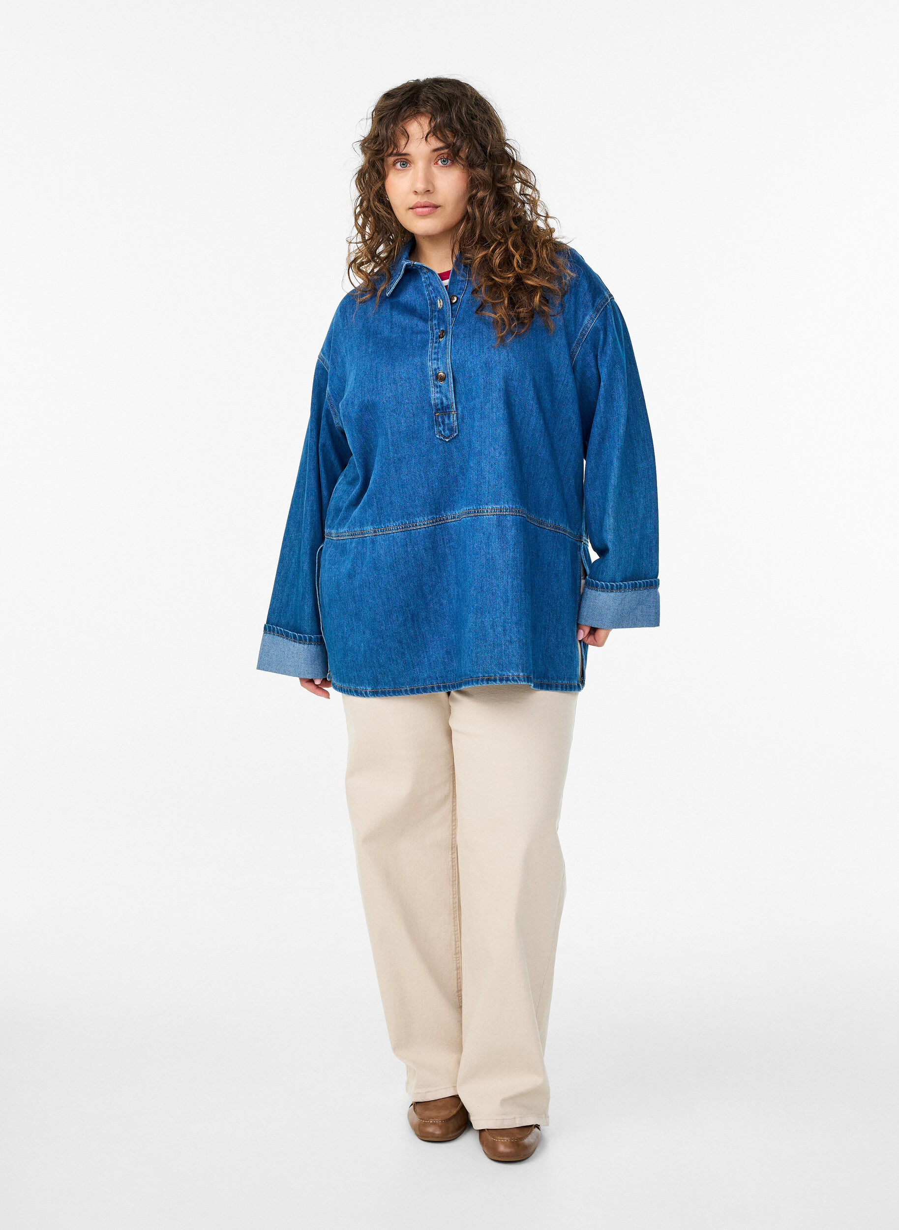 ZizziLockere Bluse aus Denim mit Kragen und Knopfleiste, Blau, Model image number 1