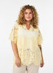 Bluse aus Spitze mit R&uuml;schenkragen und kurzen &Auml;rmeln, Gelb, Model image number 0