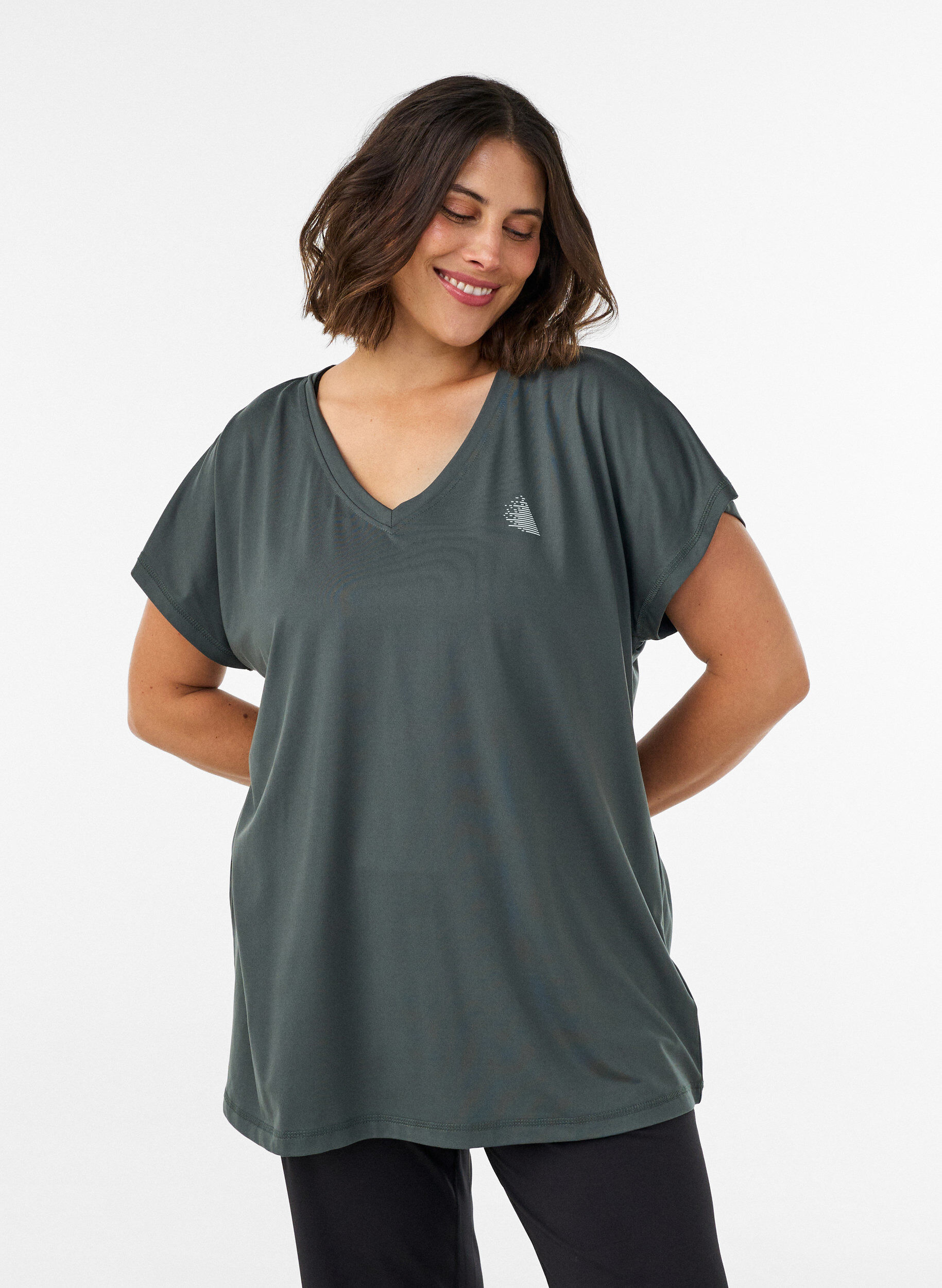 ZizziLockeres Trainings-T-Shirt mit V-Ausschnitt, Gr&uuml;n, Model image number 0