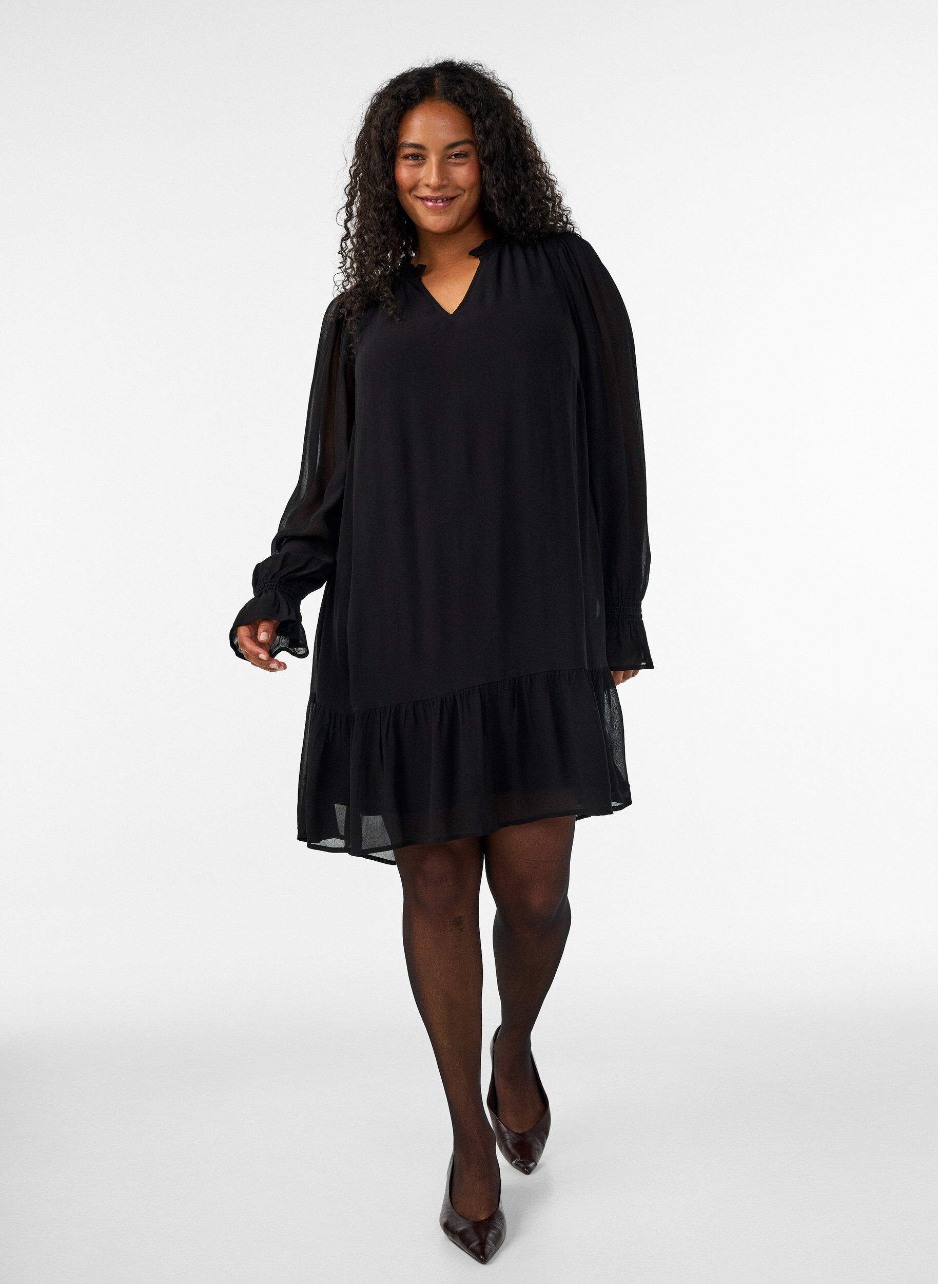 ZizziKleid aus Viskose mit R&uuml;schen und transparenten &Auml;rmeln, Schwarz, Model image number 1