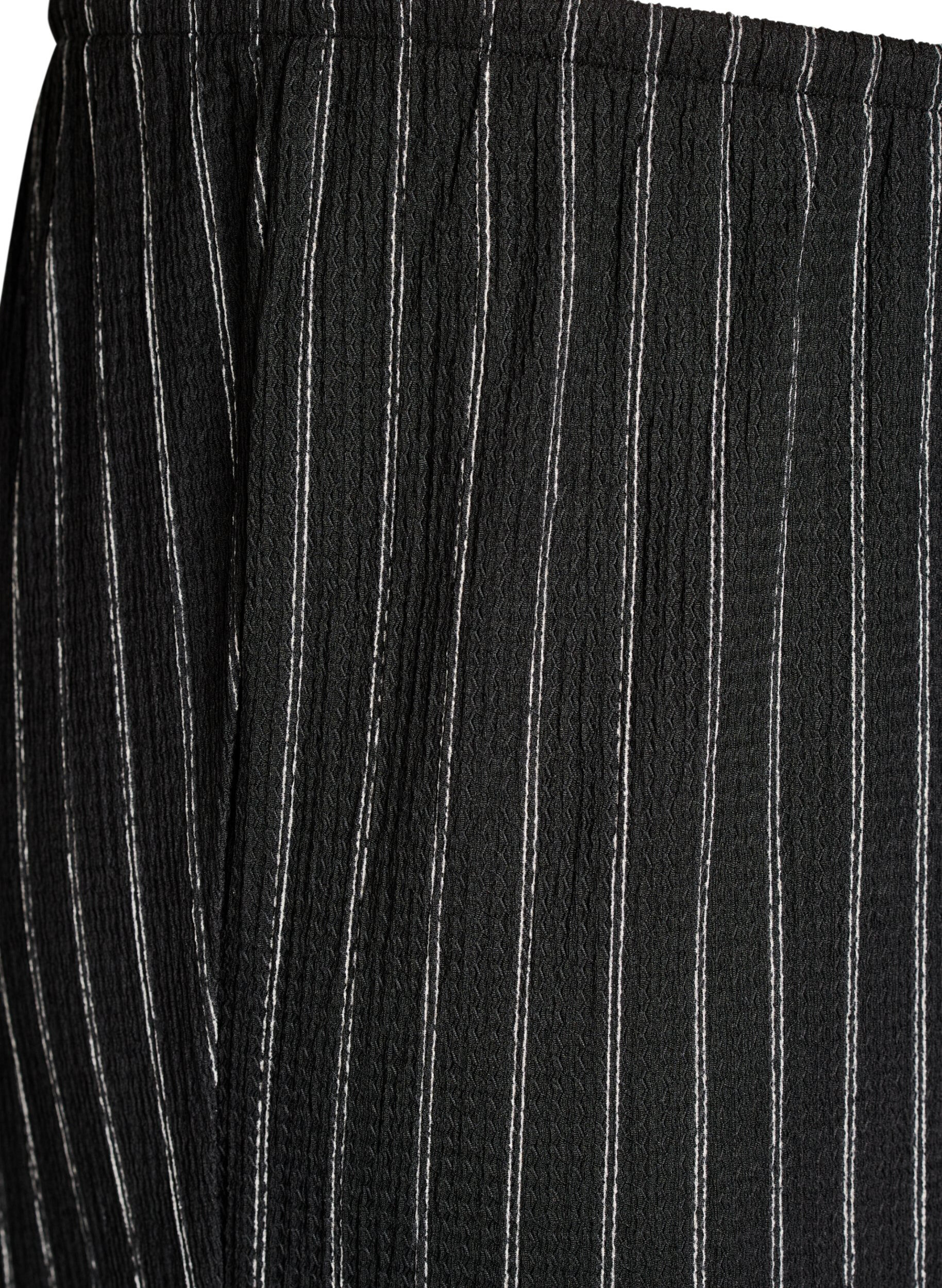 ZizziHose mit weitem Bein aus einem leichten strukturierten Stoff, Schwarz, Packshot image number 2