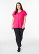 Kurzarm Trainingsshirt mit V-Ausschnitt, Pink, Model image number 1
