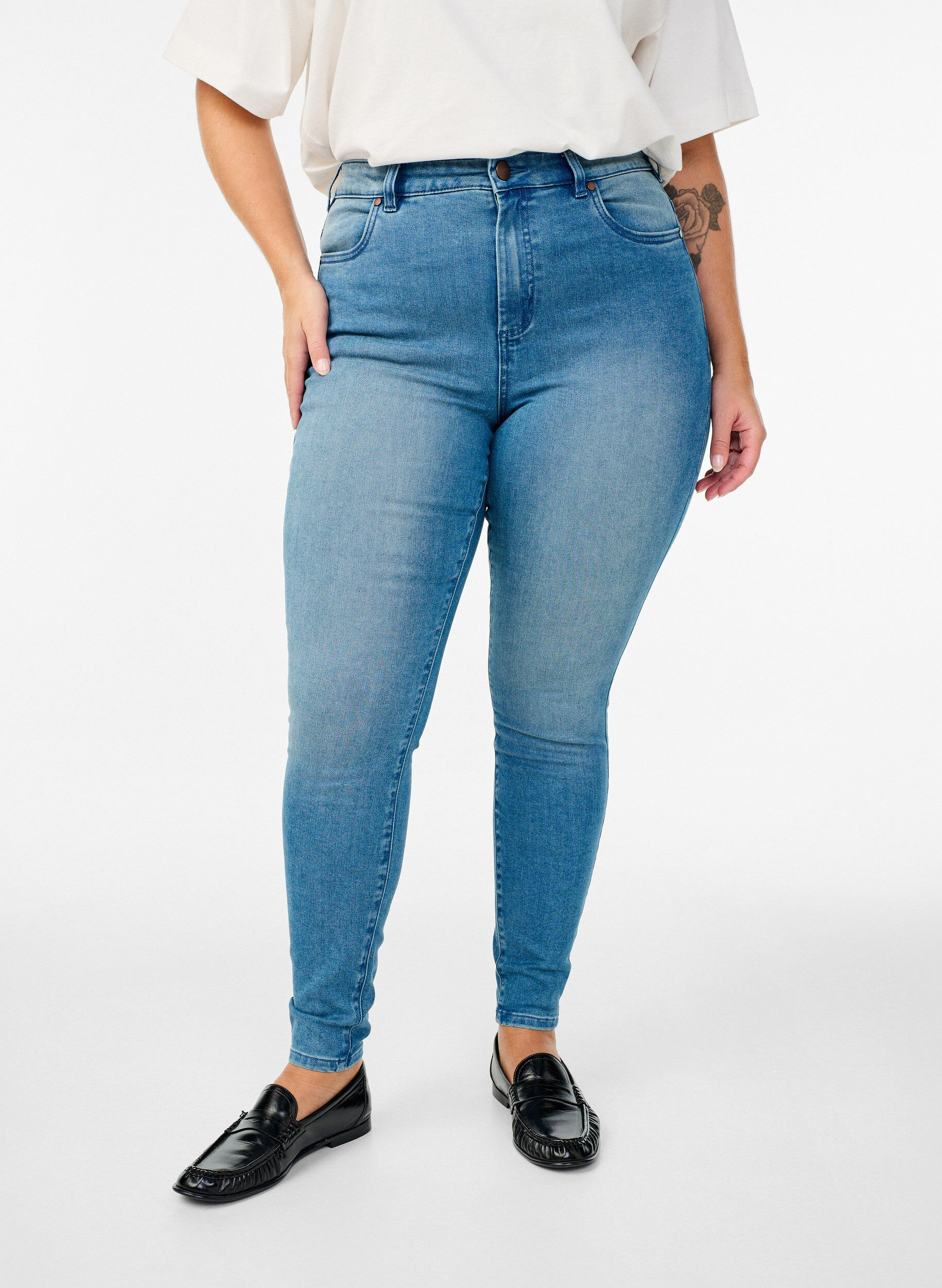 ZizziHoch taillierte super Slim Amy Jeans, Blau, Model image number 2