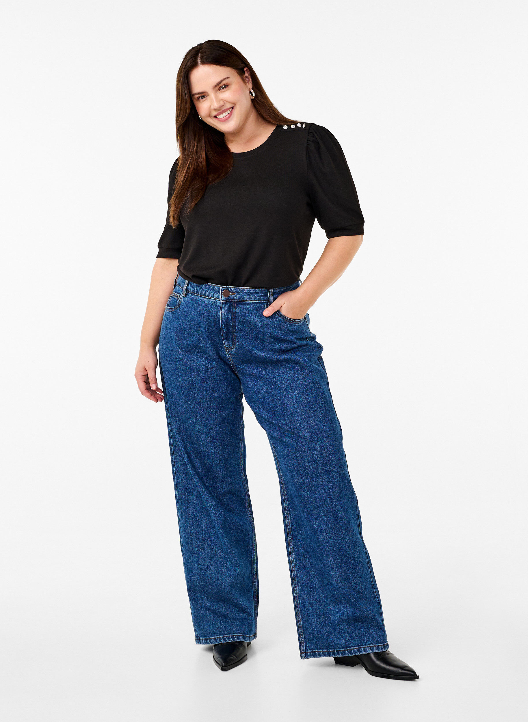 ZizziBluse mit Knopfdetail und kurzen Puff&auml;rmeln, Schwarz, Model image number 1