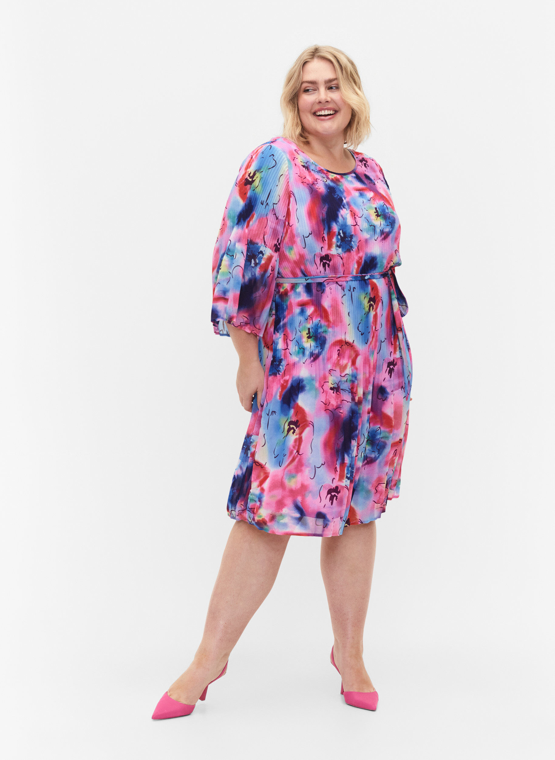 ZizziPlisseekleid mit Bindeband und Print, Lavender Space AOP, Model image number 3