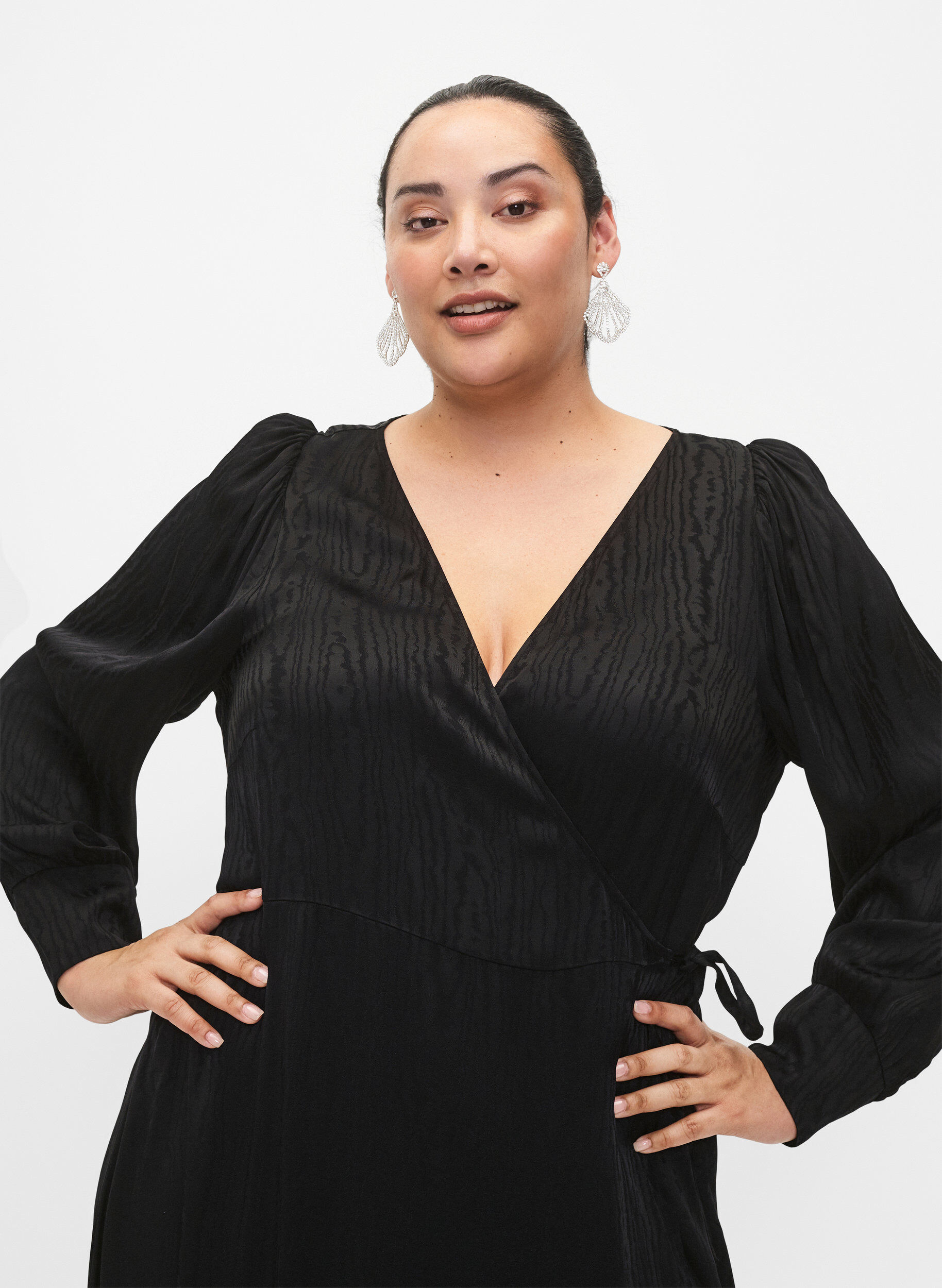 ZizziLang&auml;rmeliges Kleid aus Viskose mit Ton-in-Ton-Druck, Black, Model image number 2