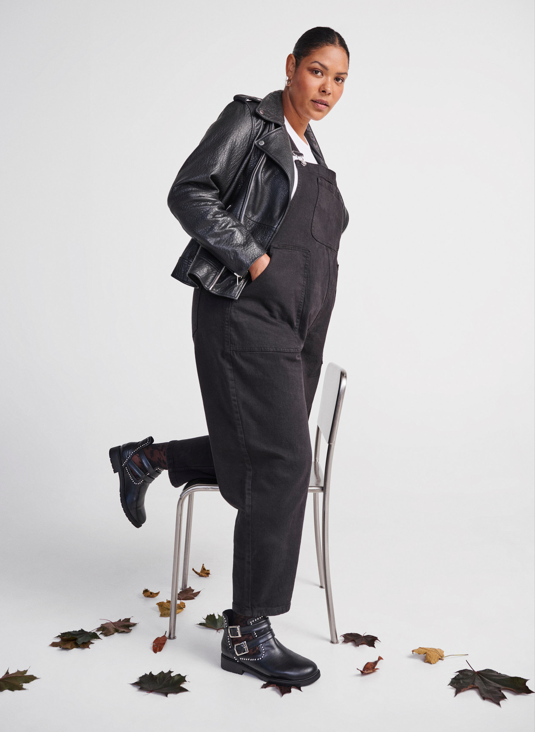 ZizziExtra-Weite - Kn&ouml;chelstiefel mit Nieten, Black, Image image number 0