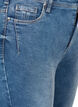 Cropped Amy Jeans mit Rei&szlig;verschluss, Blau, Model image number 4