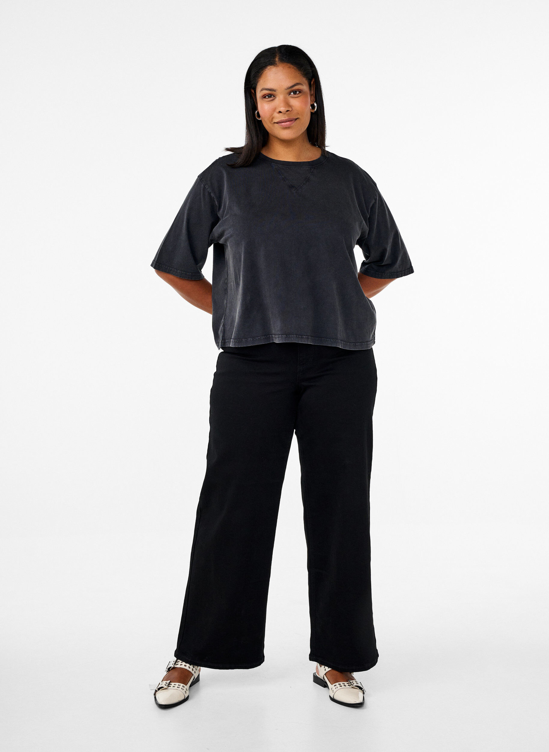 ZizziBoxy T-Shirt aus Bio-Baumwolle., Grau, Model image number 1