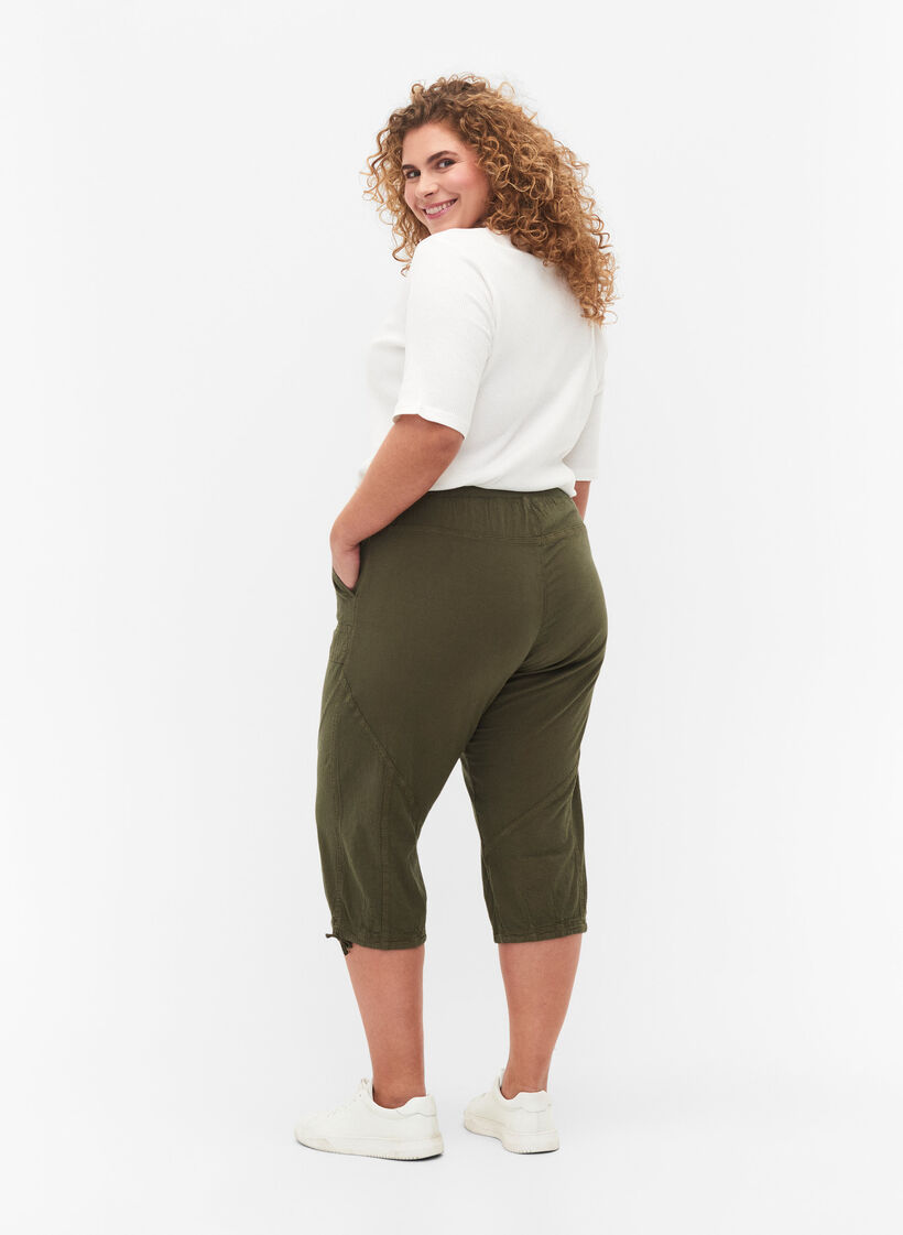 Capri-Hose aus Baumwolle, Gr&uuml;n, Model image number 1