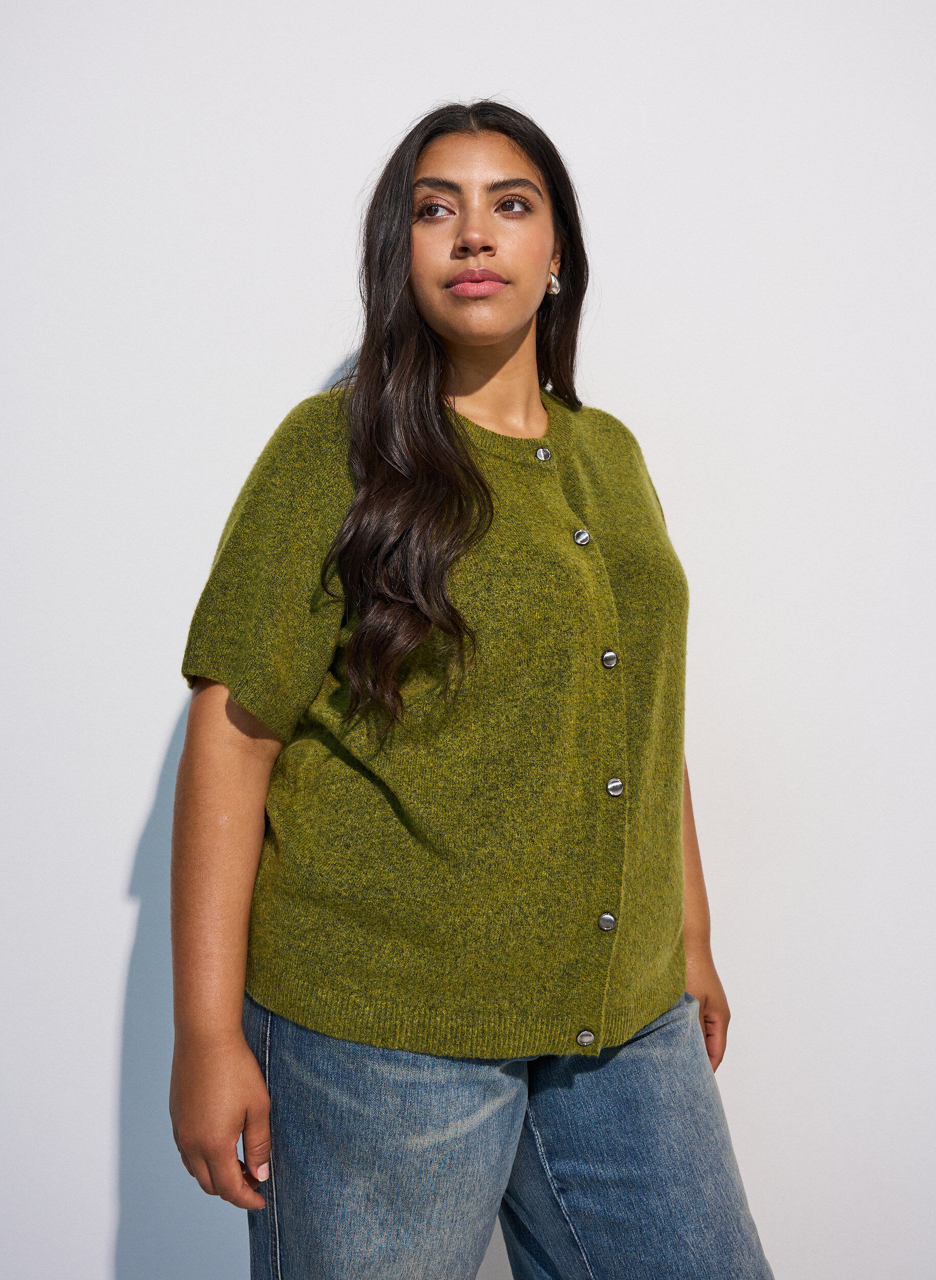 Strickjacke mit kurzen &Auml;rmeln, Gr&uuml;n, Model