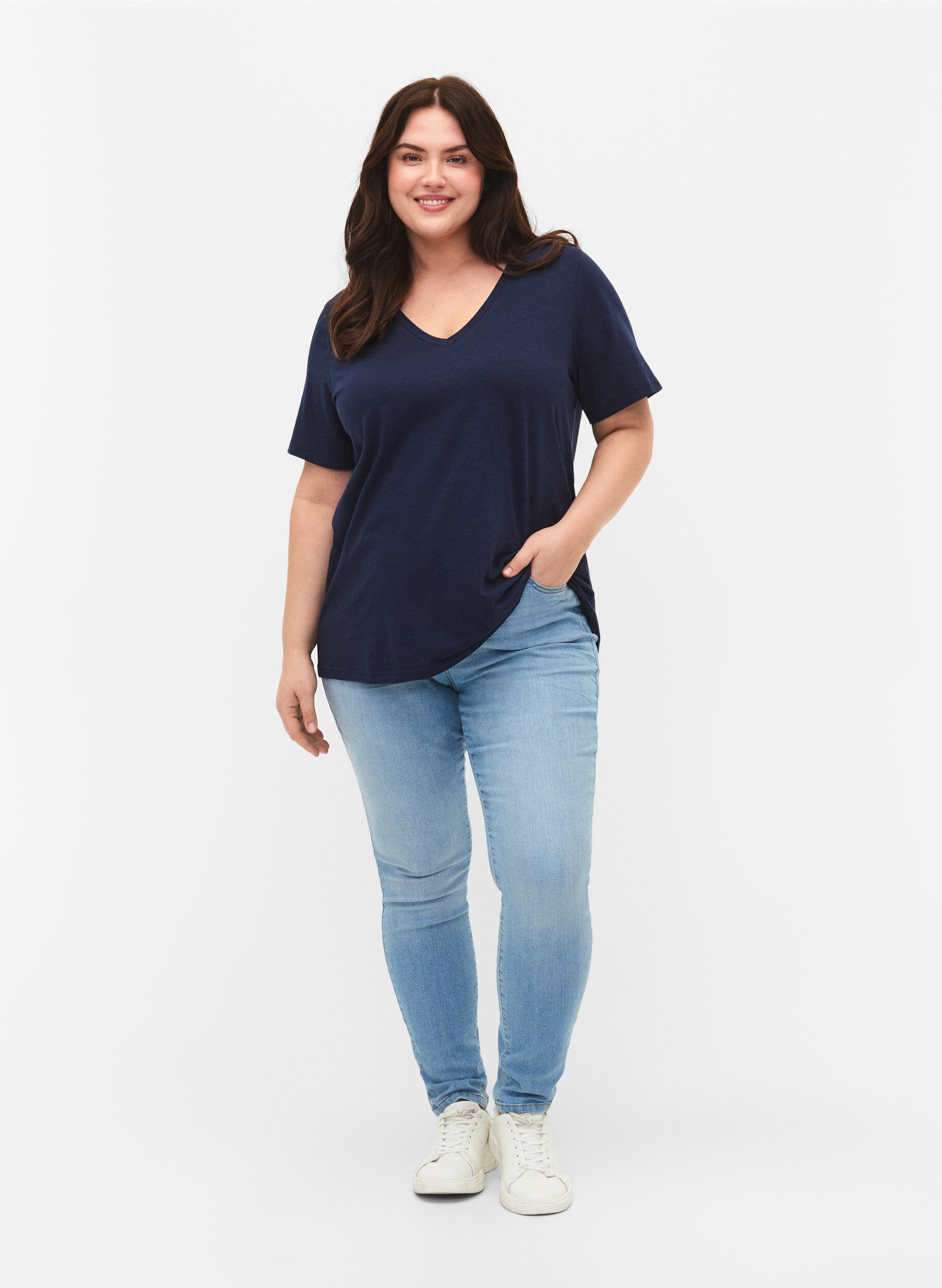 ZizziKurz&auml;rmeliges Basic T-Shirt mit V-Ausschnitt, Blau, Model image number 1