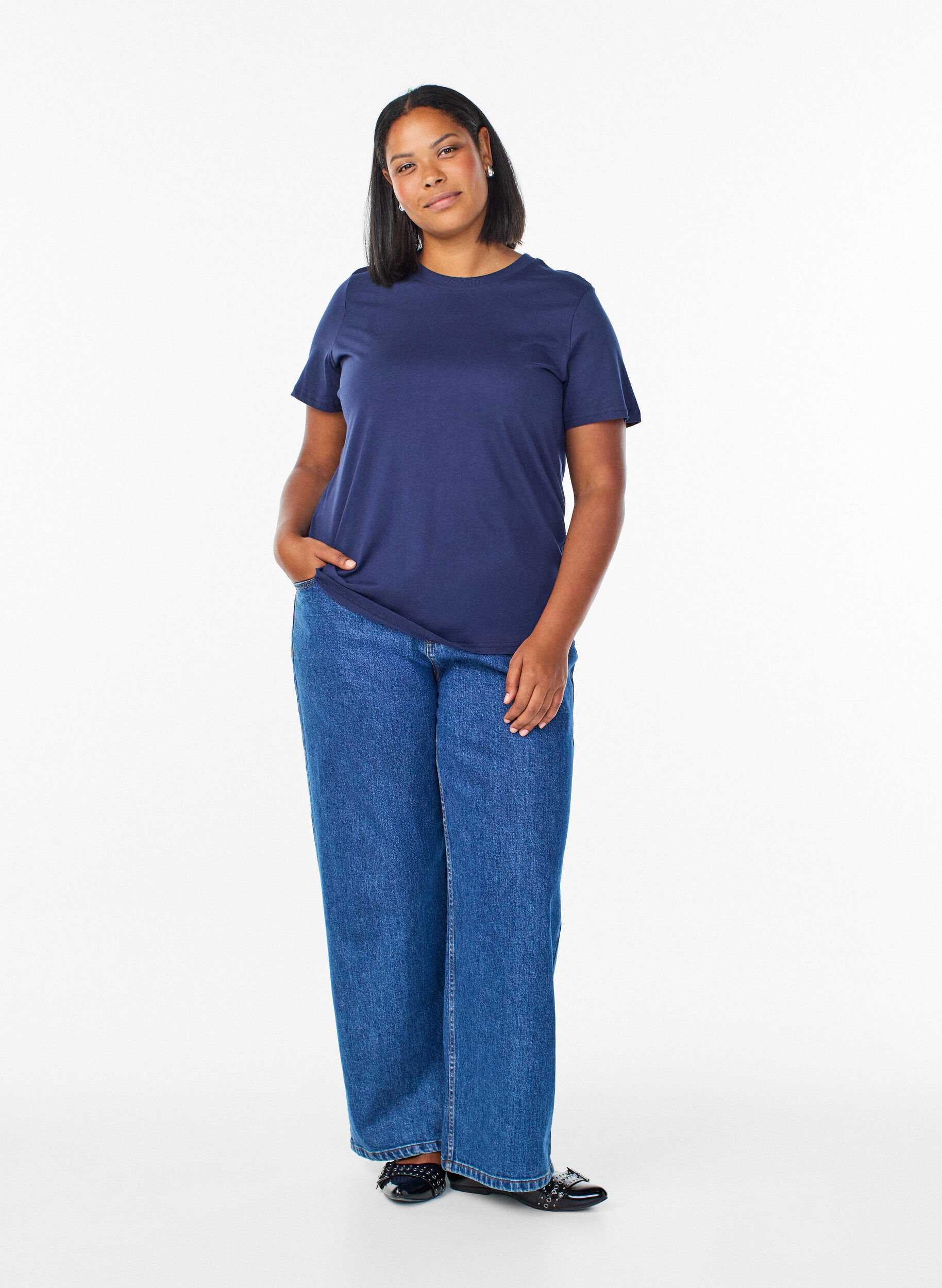 ZizziBasic-T-Shirt aus Baumwolle mit Rundhalsausschnitt, Blau, Model image number 1