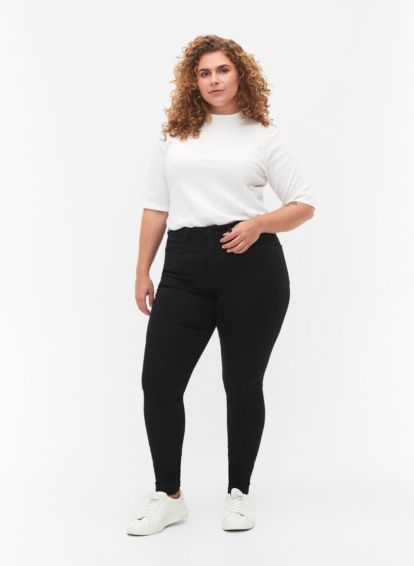 Extra schmale Amy Jeans mit hoher Taille, Black, Model image number 0
