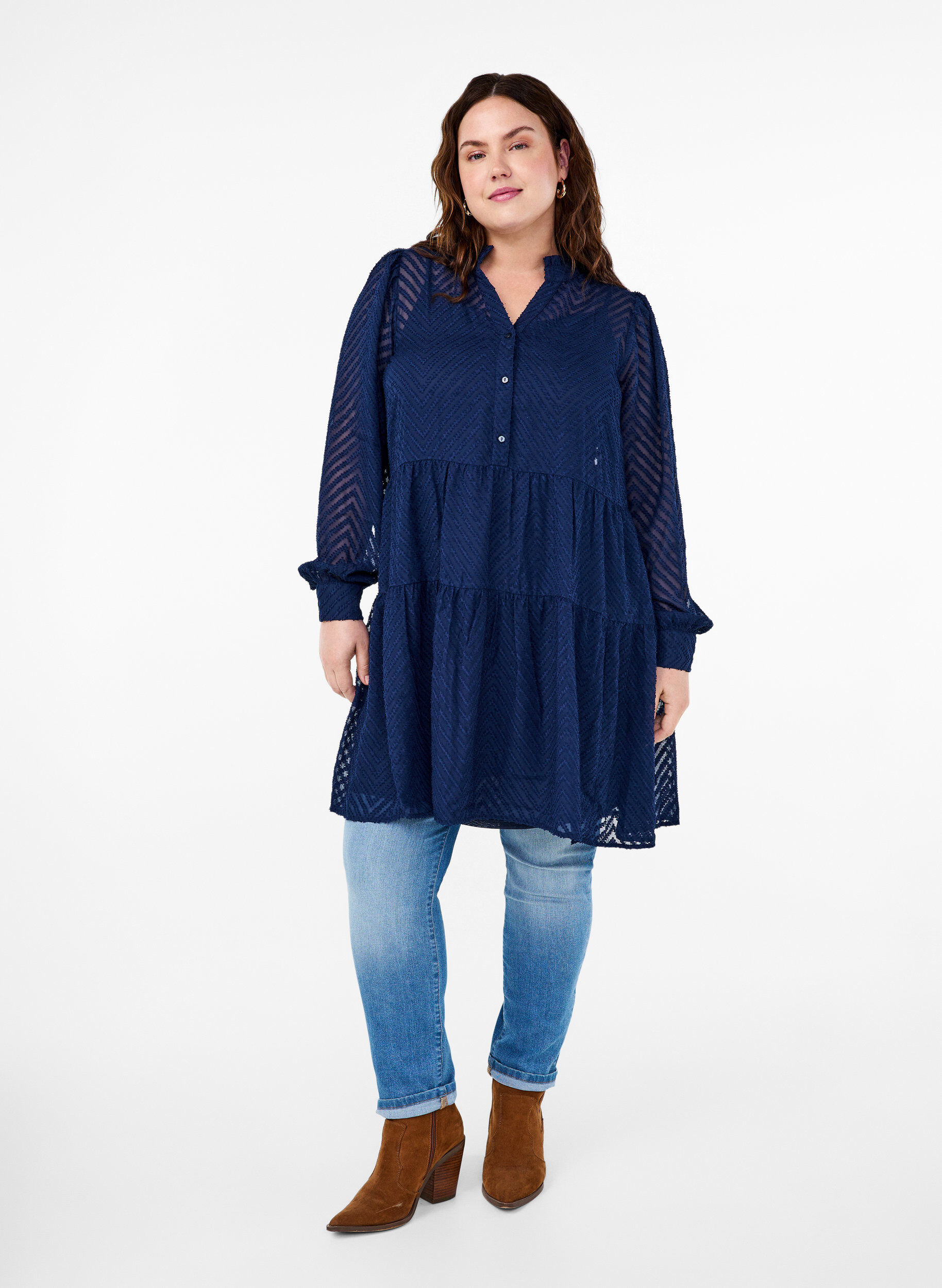 ZizziStrukturiertes kurzes Kleid mit R&uuml;schenkragen, Navy Blazer, Model image number 2