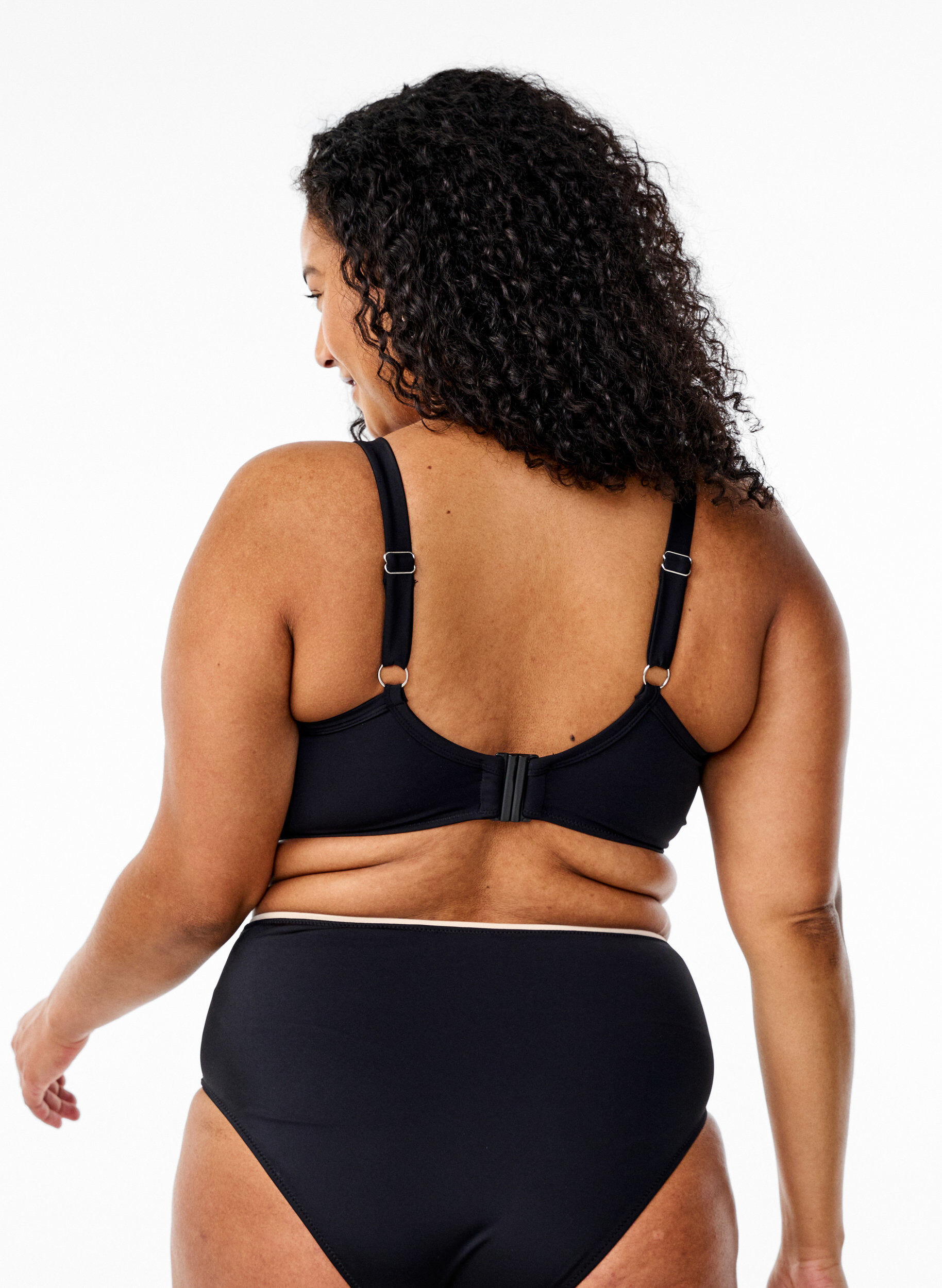 ZizziBikinioberteil mit Raffung und Kontrastdetails, Schwarz, Model image number 1