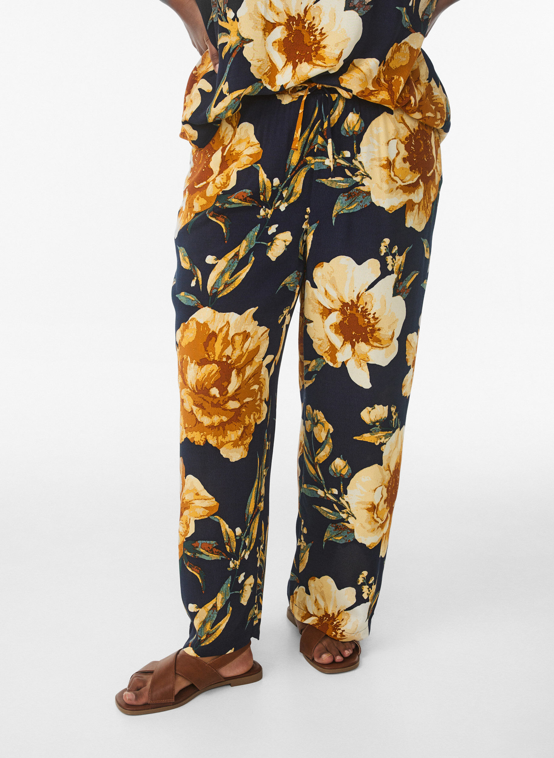 ZizziLockere Viskosehose mit Print, Blau, Model image number 2