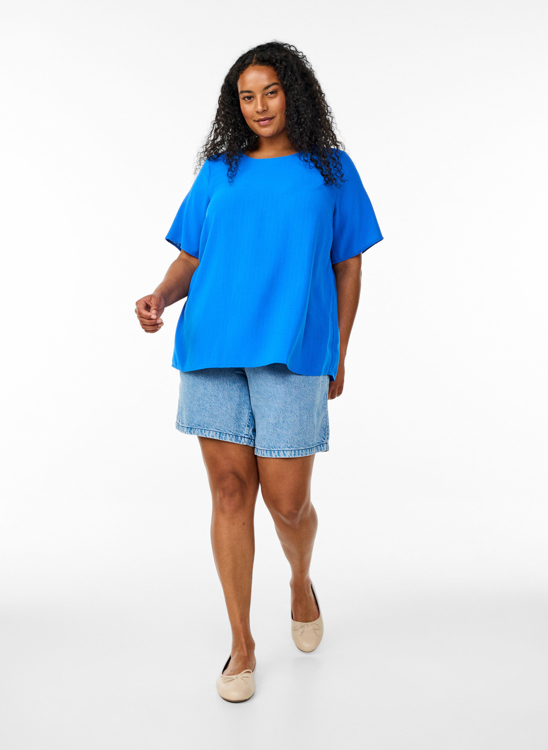 ZizziKurz&auml;rmelige Bluse mit Rundhalsausschnitt, Blau, Model image number 1