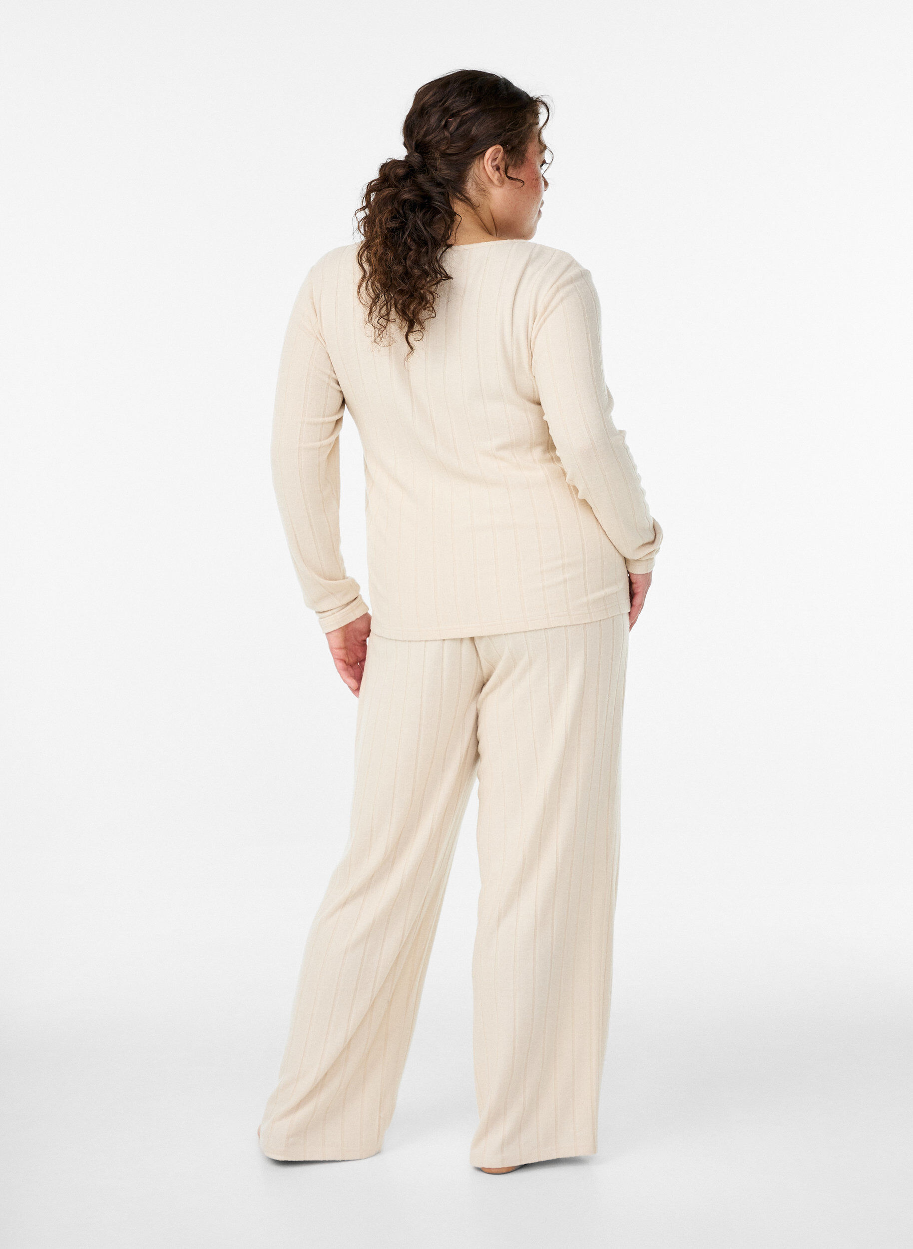 ZizziLoungehose aus geripptem Jersey mit hoher Taille, Beige, Model image number 1