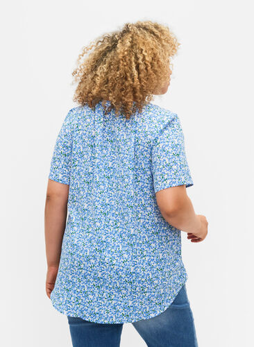 Bluse mit kurzen Ärmeln und V-Ausschnitt , Blue Small Flower, Model image number 1