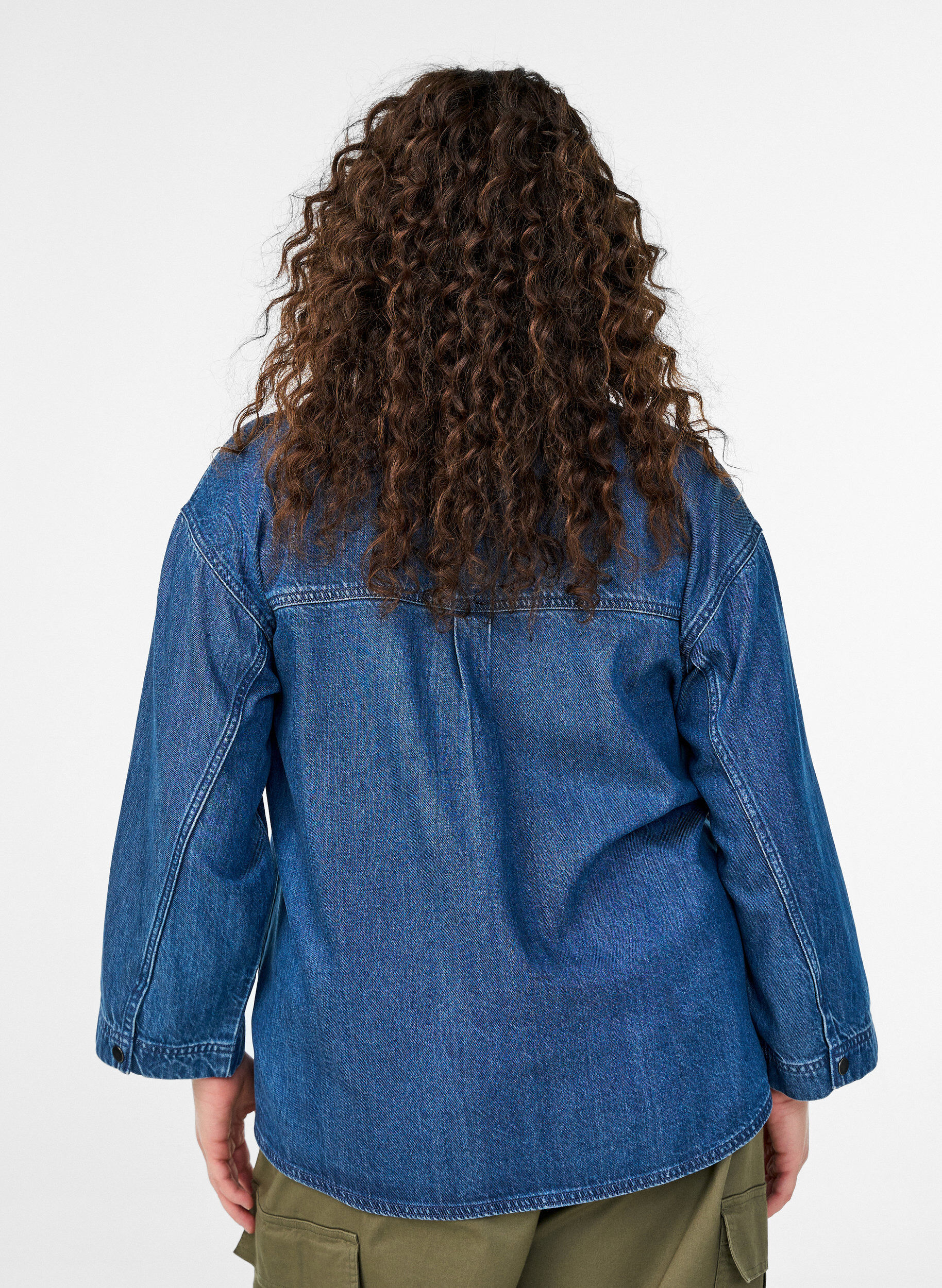 ZizziLockeres Denimhemd mit 3/4-&Auml;rmeln, Blau, Model image number 2