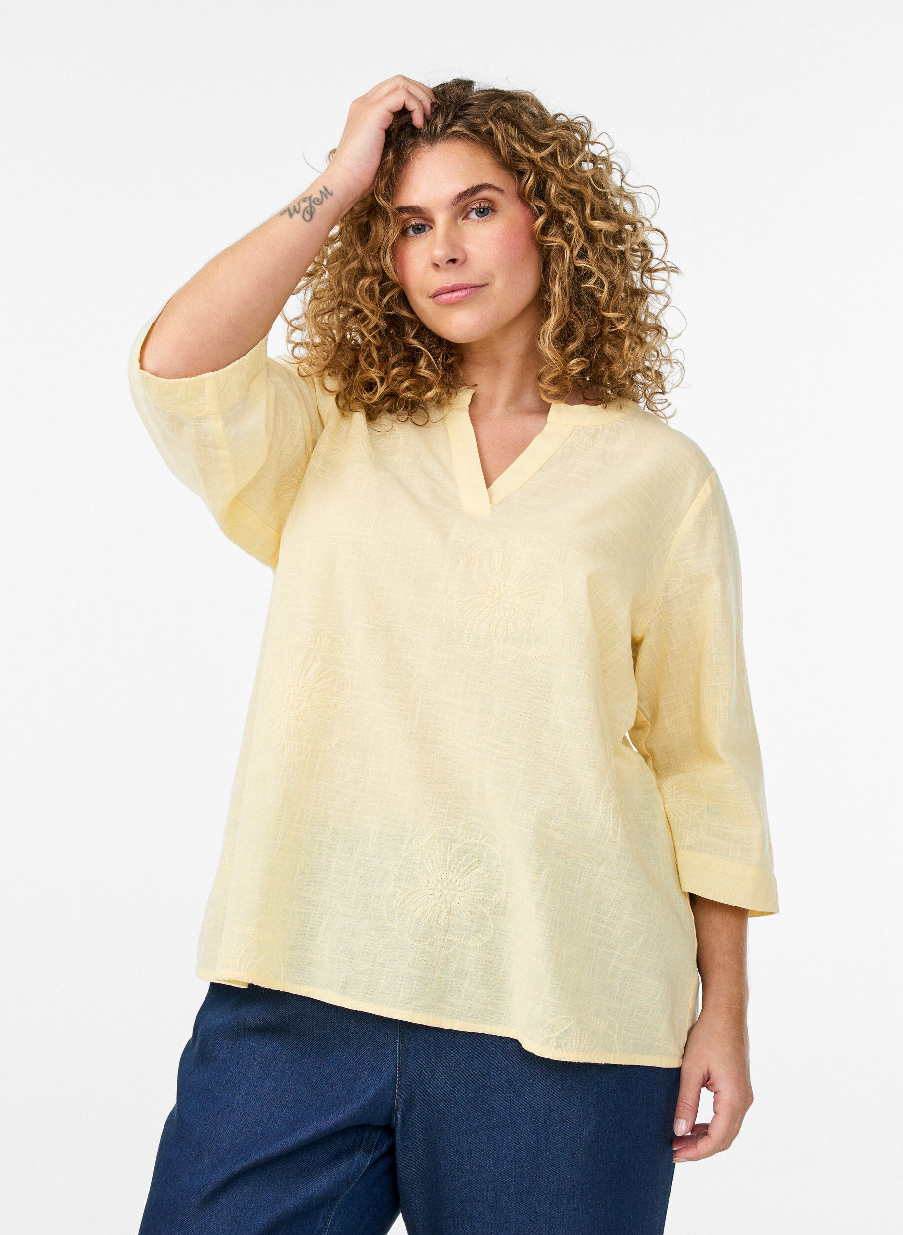 Bluse aus Baumwolle mit gestickten Details und 3/4-&Auml;rmeln, Gelb, Model