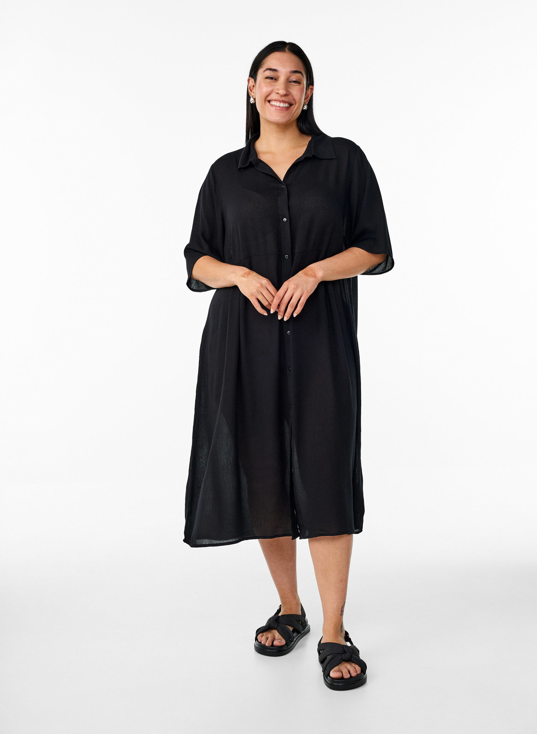Midikleid mit kurzen &Auml;rmeln, Schwarz, Model